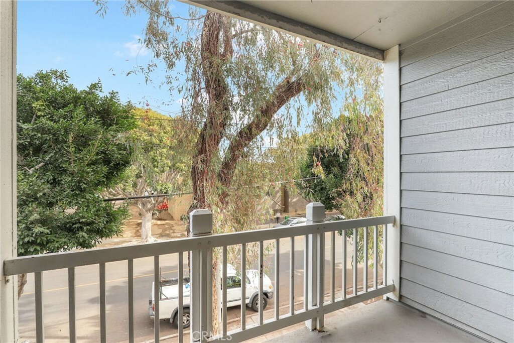 Property Photo:  8505 Gulana Avenue 5202  CA 90293 