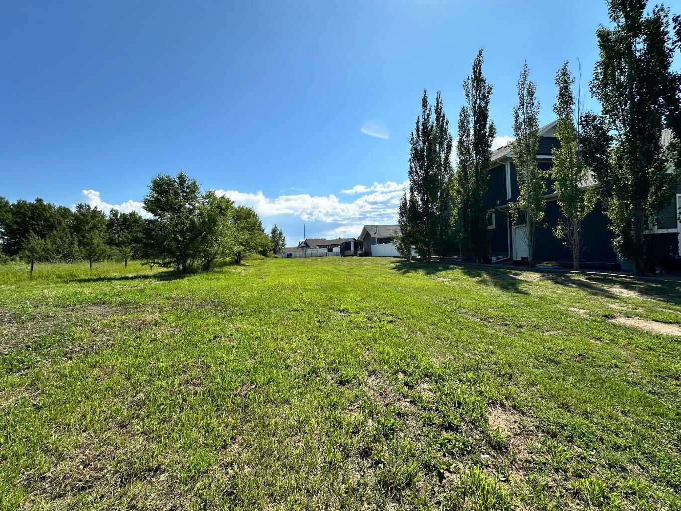 Property Photo: 1129 17 Street AB T9W 1E5