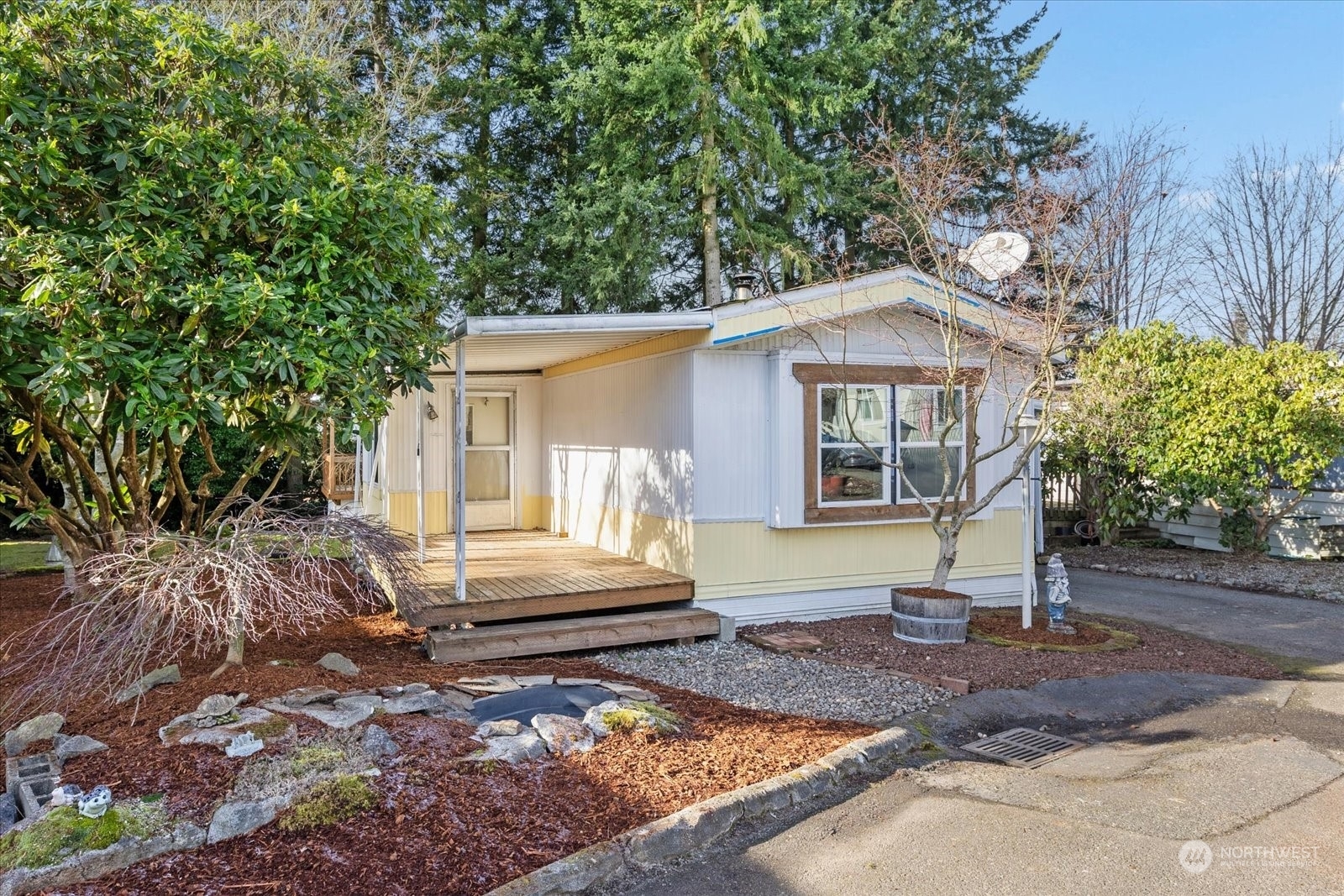 Property Photo:  4111  164th Street SW 55  WA 98087 