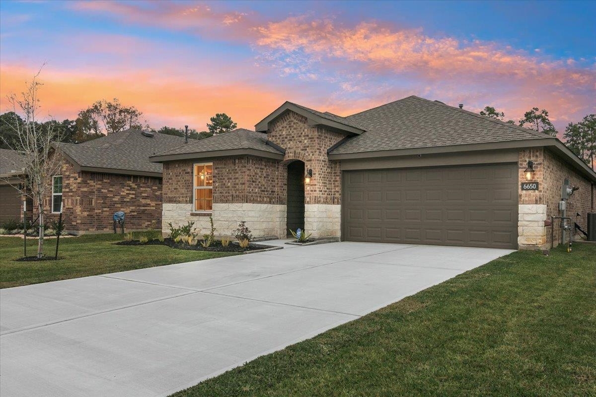 Property Photo:  6650 Highpoint Ave.  TX 77708 