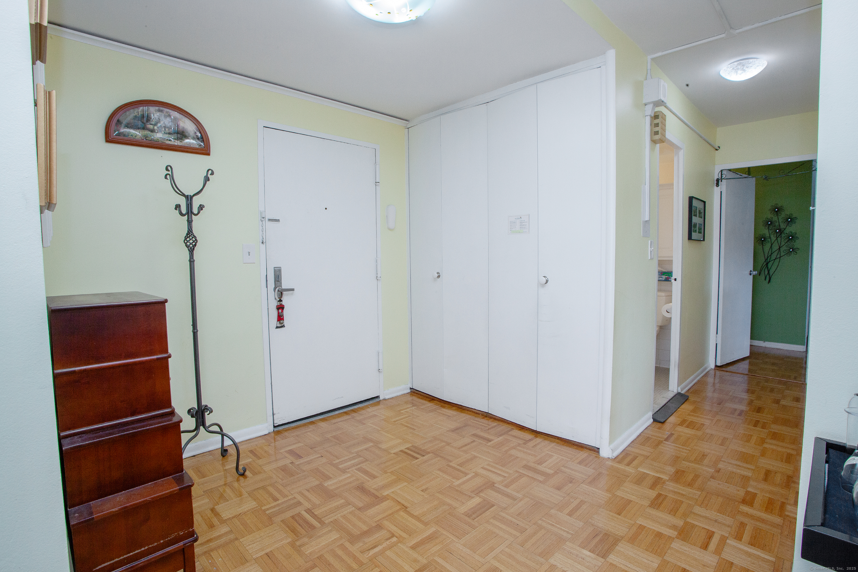 Property Photo:  31 Woodland Street  CT 06105 