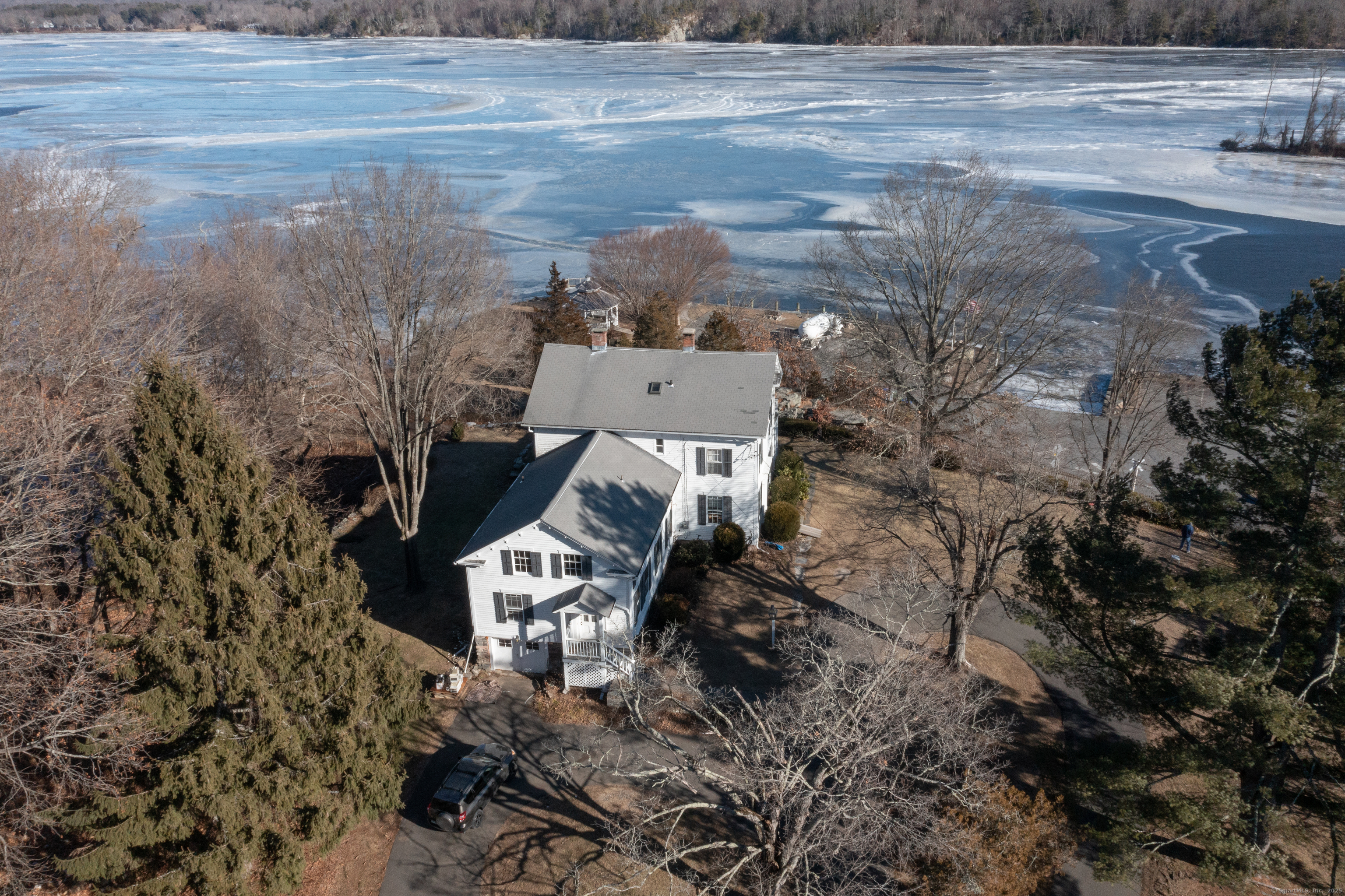 Property Photo: 139 Kirtland Street CT 06417