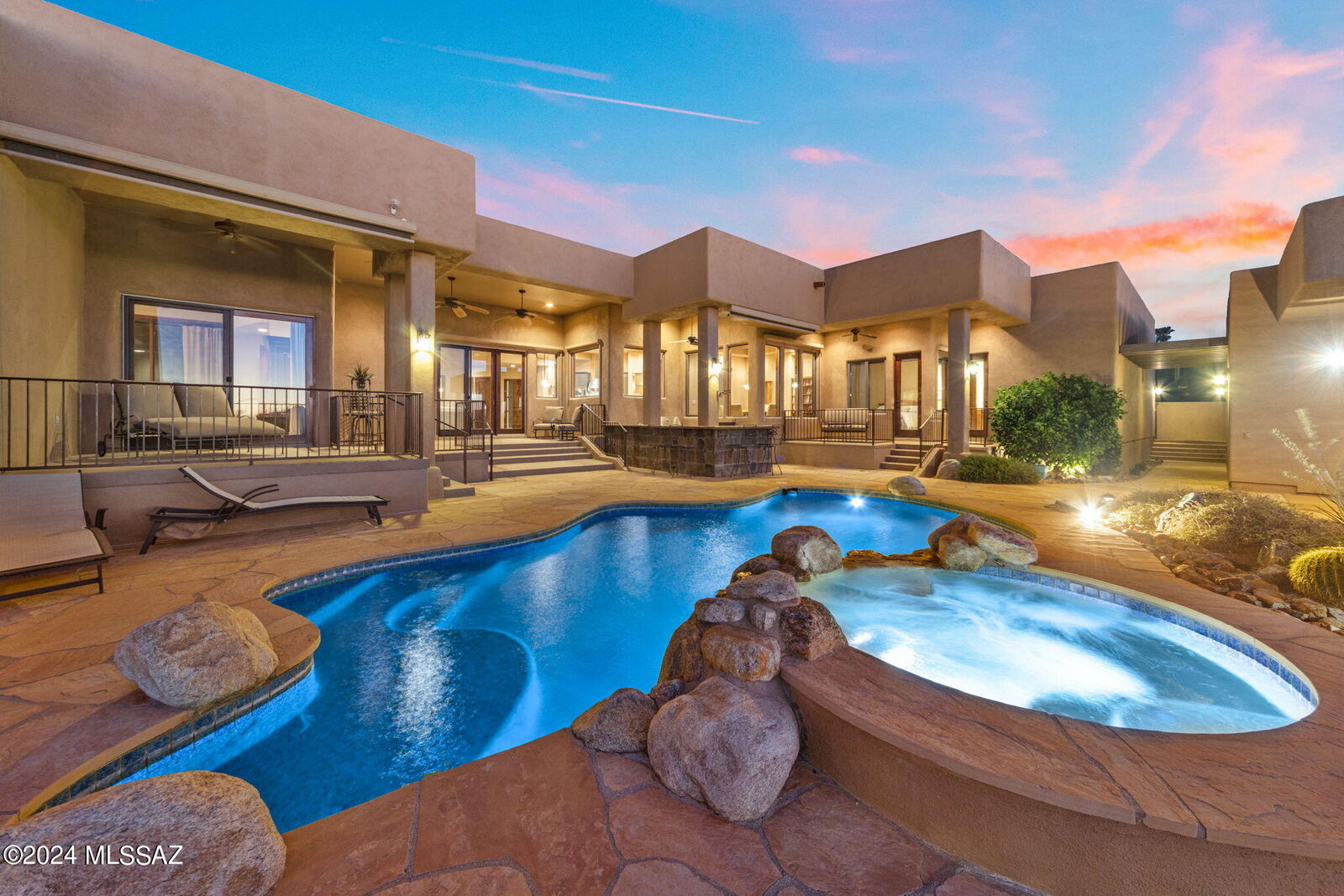 Property Photo:  5261 N Corte Casa Del Sol  AZ 85718 