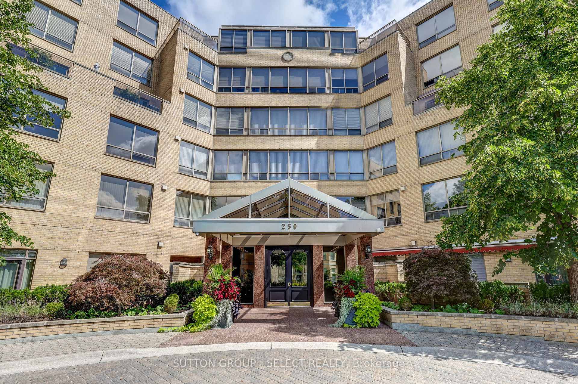 Property Photo: 250 Sydenham Street 203 ON N6A 5S1