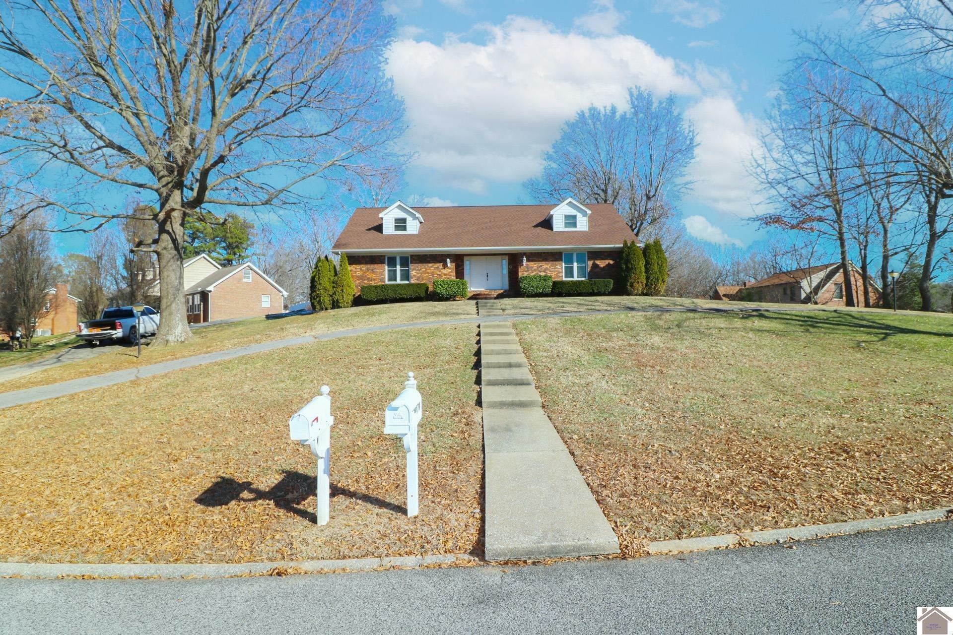 Property Photo:  170 Palisades Circle  KY 42001 