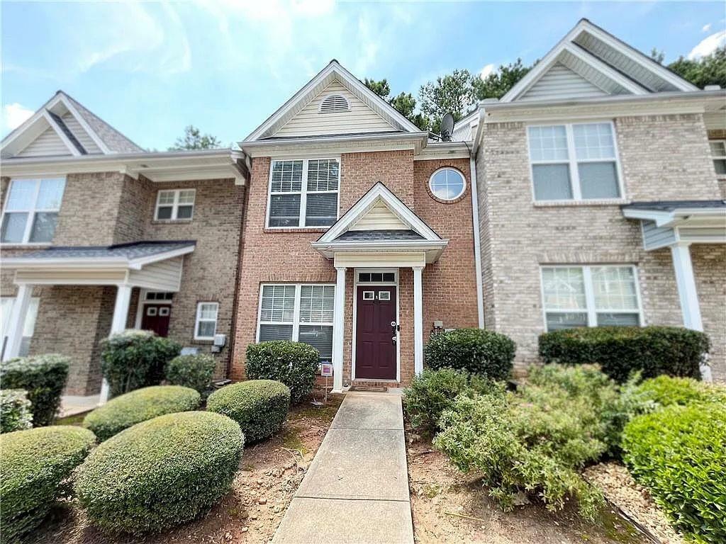 Property Photo: 2025 Austin Park Circle GA 30032