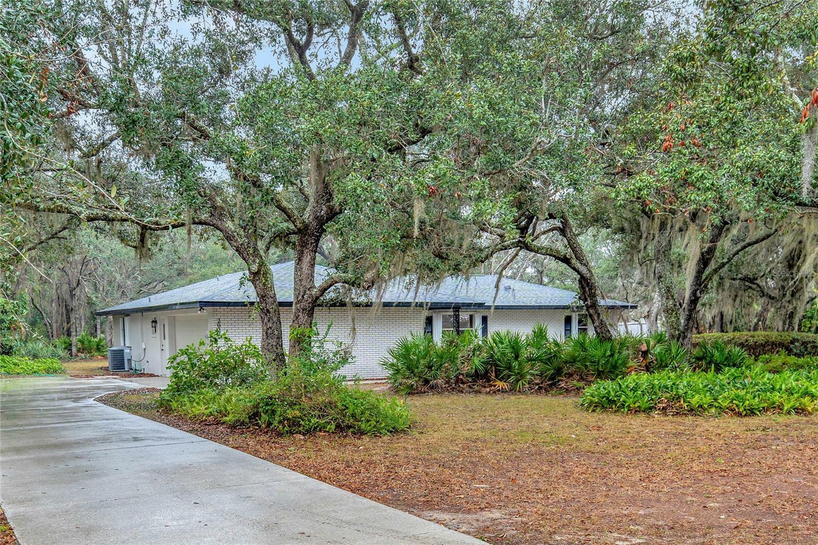 Property Photo:  2027 Capps Road  FL 33898 