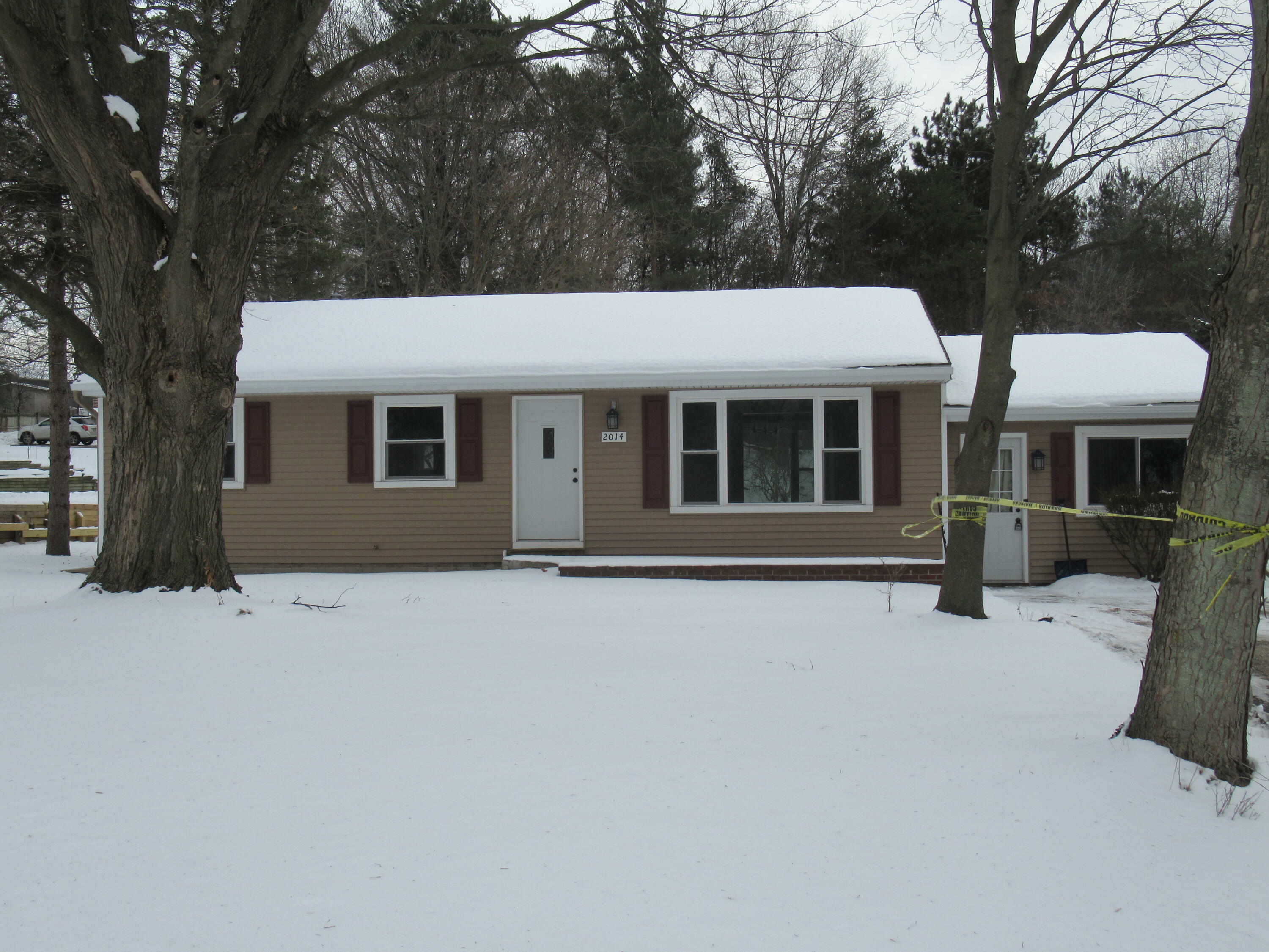 Property Photo:  2014 3 Mile Road NE  MI 49505 