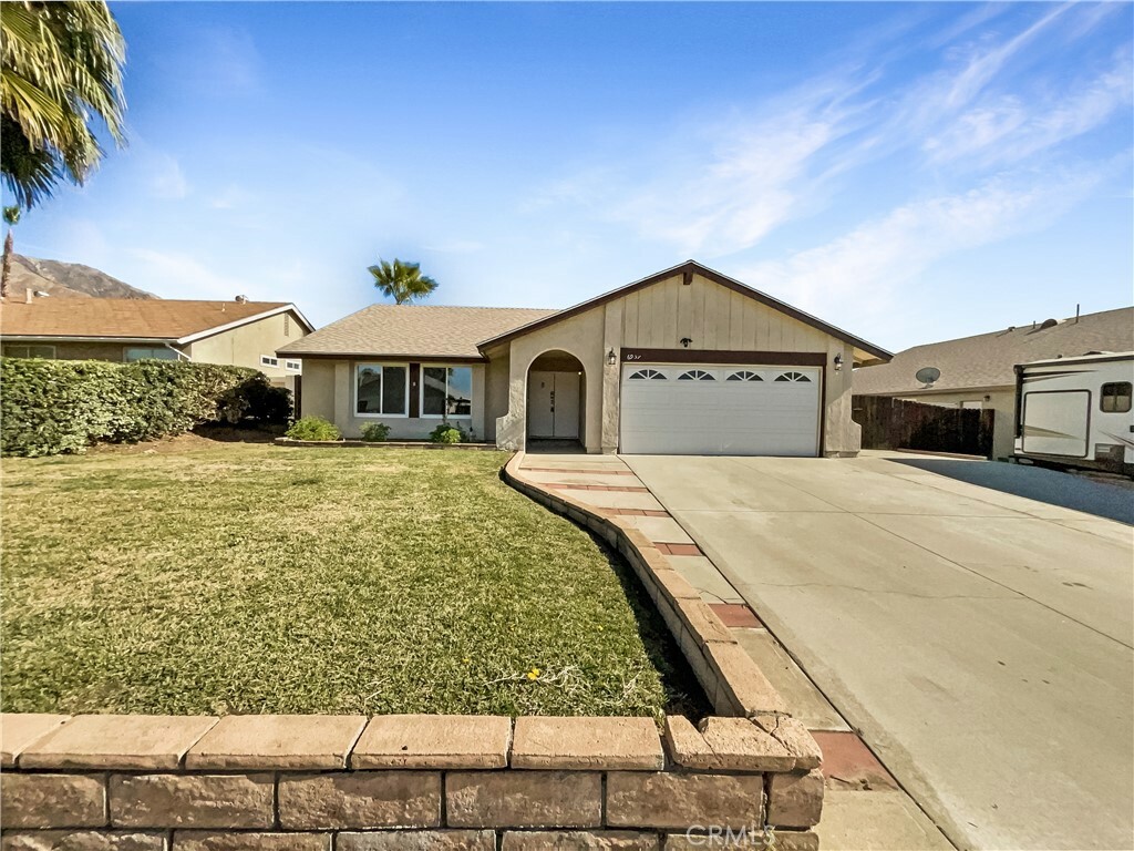 Property Photo: 6957 Mountain Avenue CA 92346
