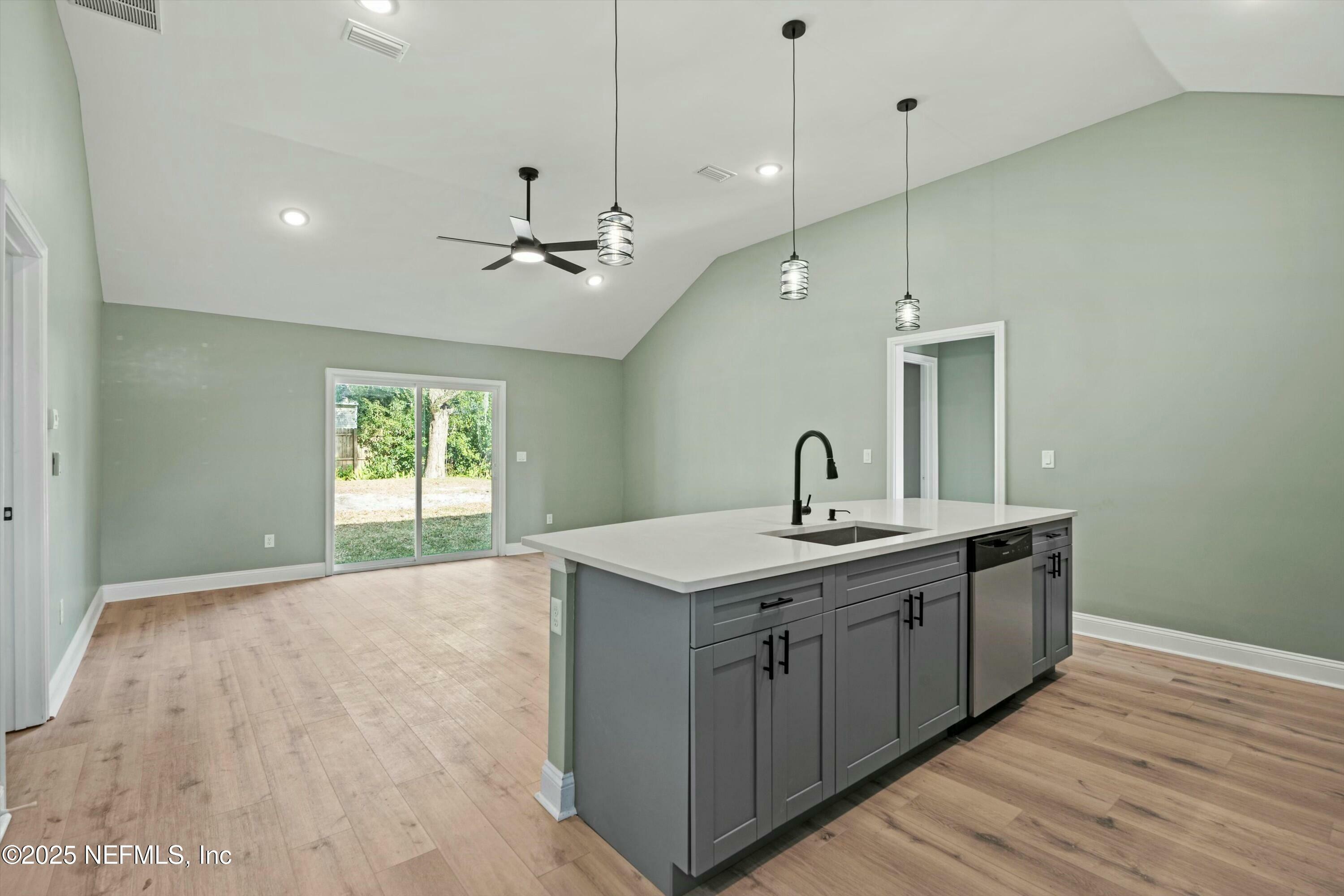 Property Photo: 1285 Azalea Drive FL 32205