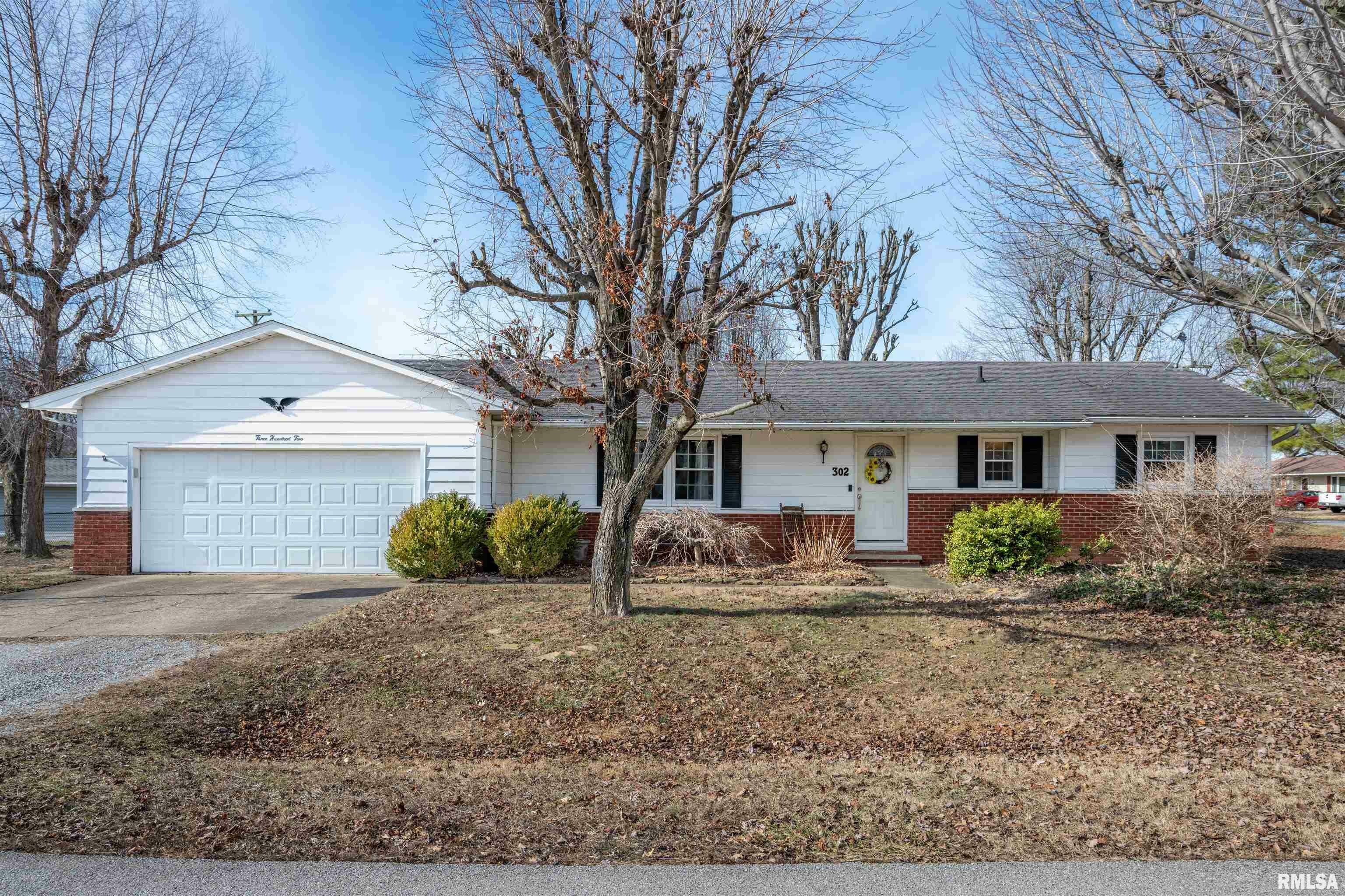 Property Photo:  302 Lingale Avenue  IL 62959 