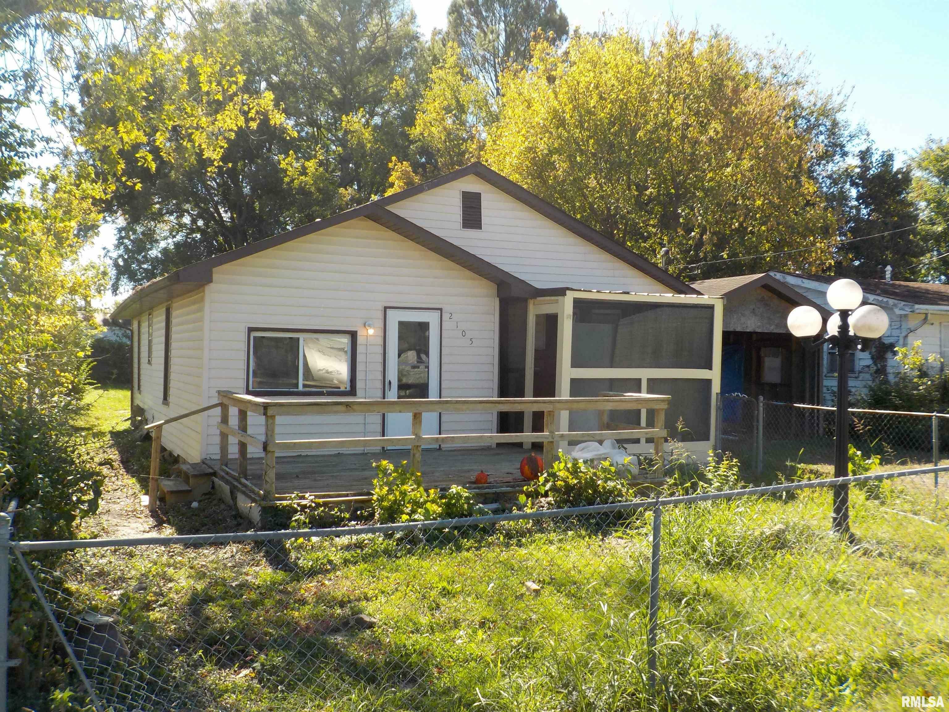 Property Photo:  2105 Lindell Avenue  IL 62966 