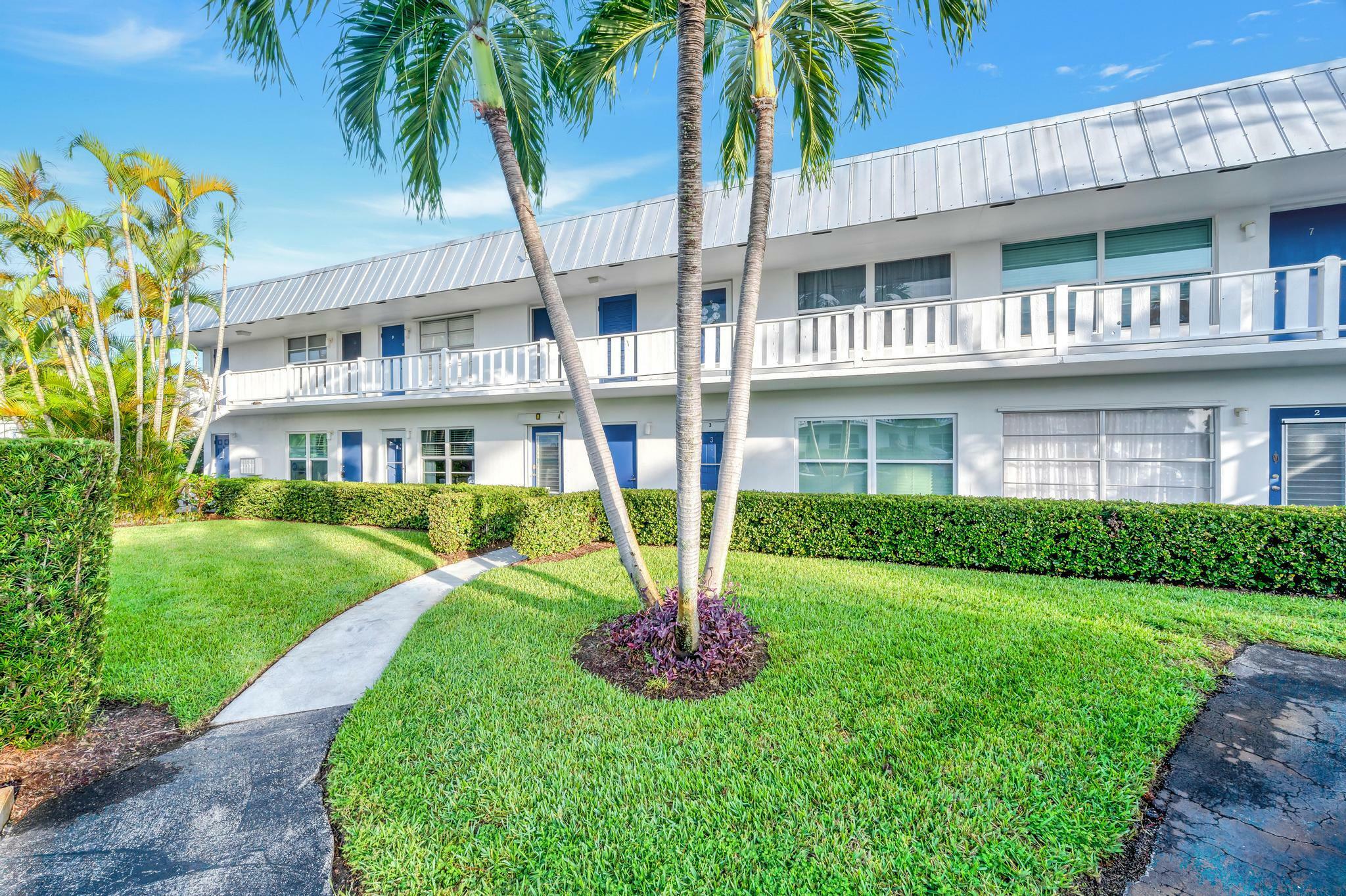 Property Photo:  2929 SE Ocean Boulevard 9  FL 34996 