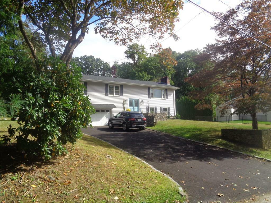 Property Photo:  116 Winnisquam Drive  RI 02886 