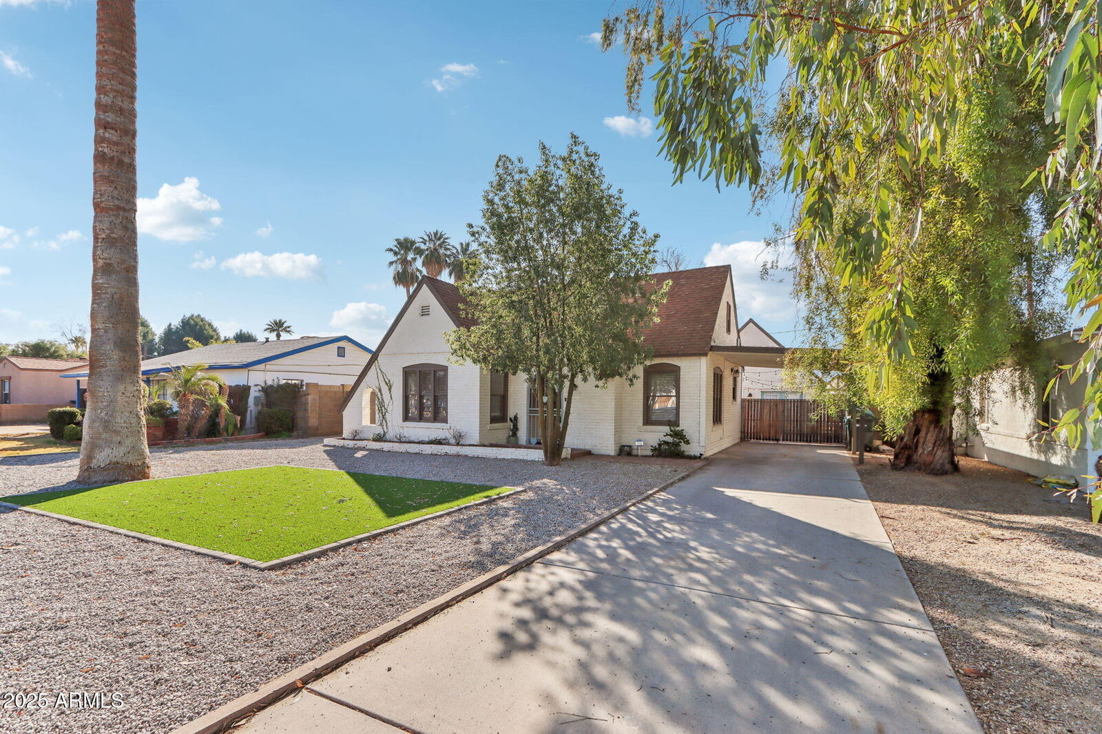 Property Photo:  2209 E Weldon Avenue  AZ 85016 