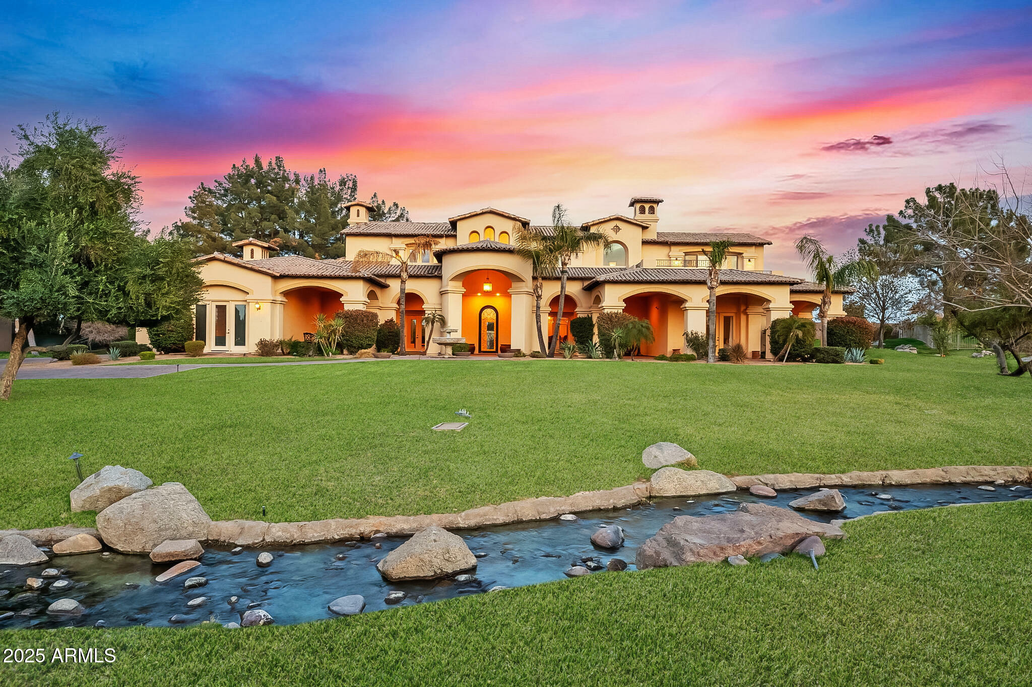 Property Photo: 21 E Oakwood Hills Drive AZ 85248