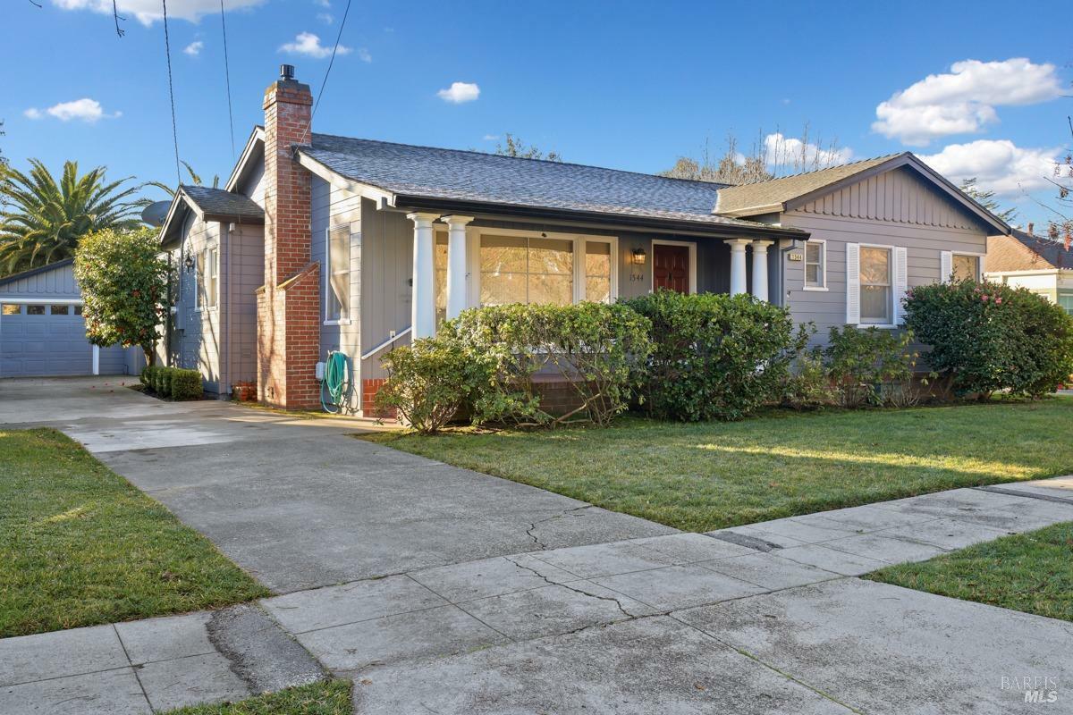 Property Photo:  1544 Leonard Avenue  CA 95405 