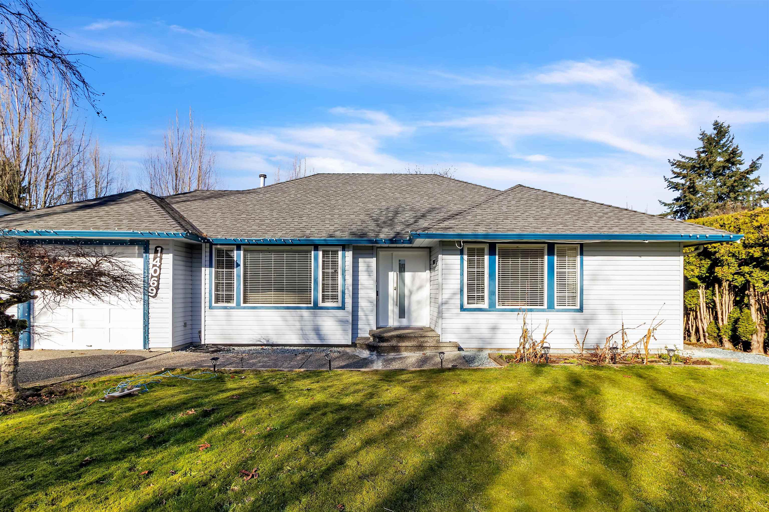 Photo de la propriété: 14069 74 Avenue BC V3W 7N1