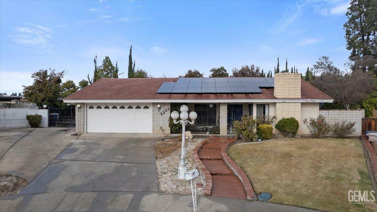 Property Photo:  2228 Ora Court  CA 93306 