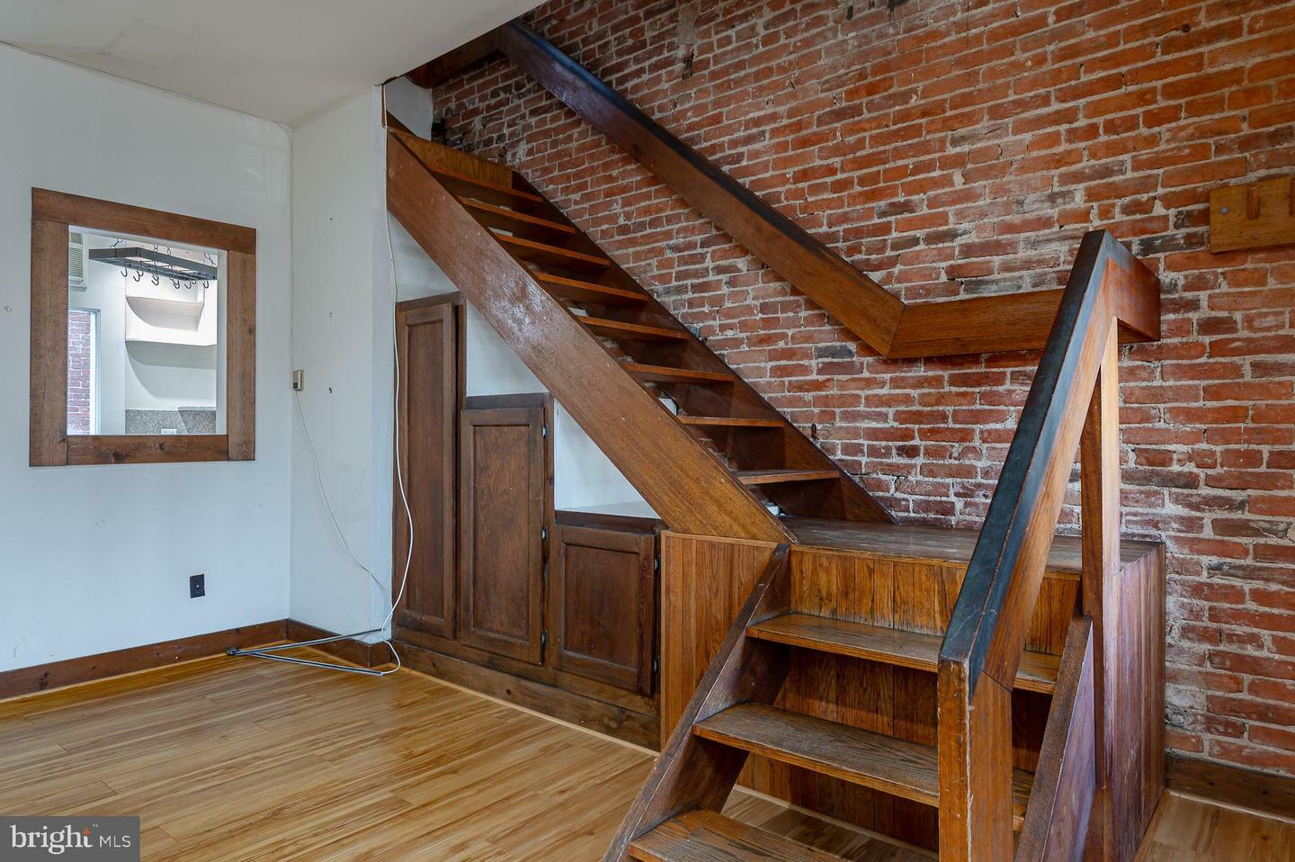 Property Photo:  112 11th Street NE  DC 20002 