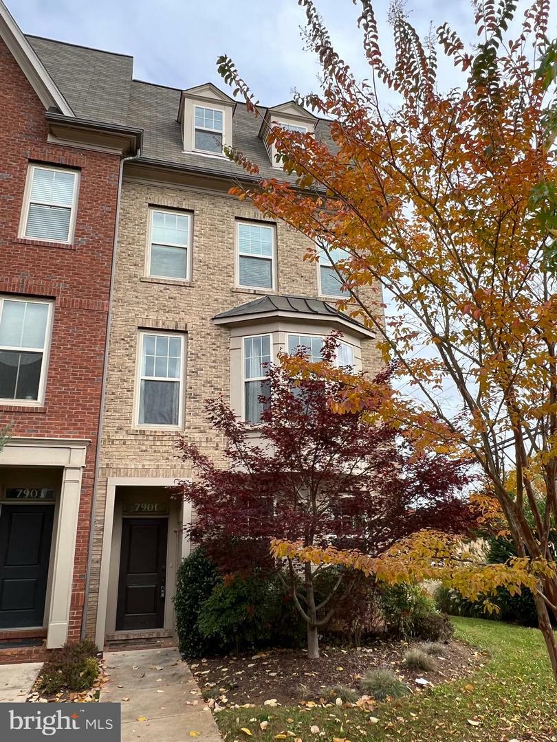 Property Photo: 7901 Yellowstone Way MD 20855