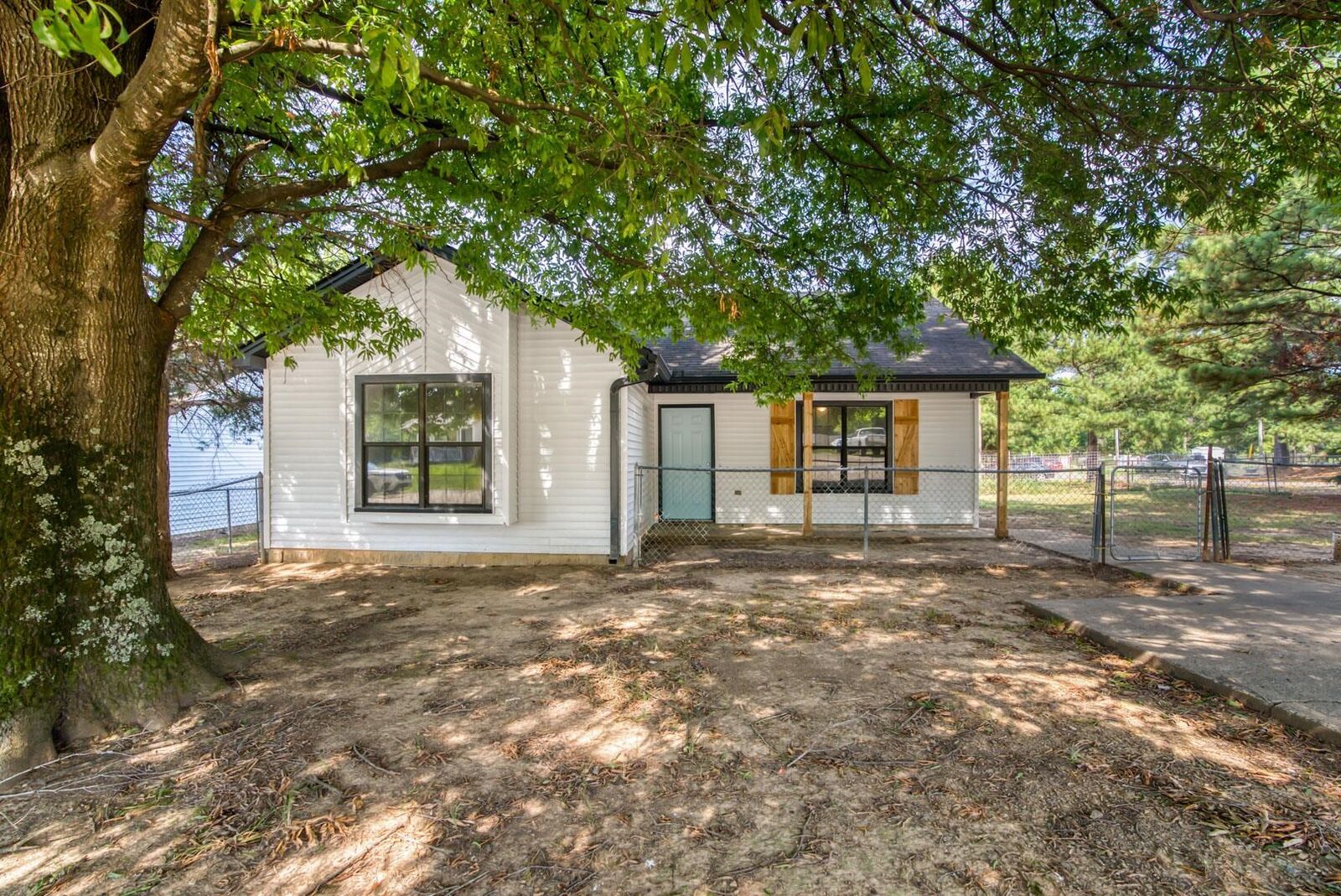 Property Photo:  1319 Collier Drive  AR 72032 