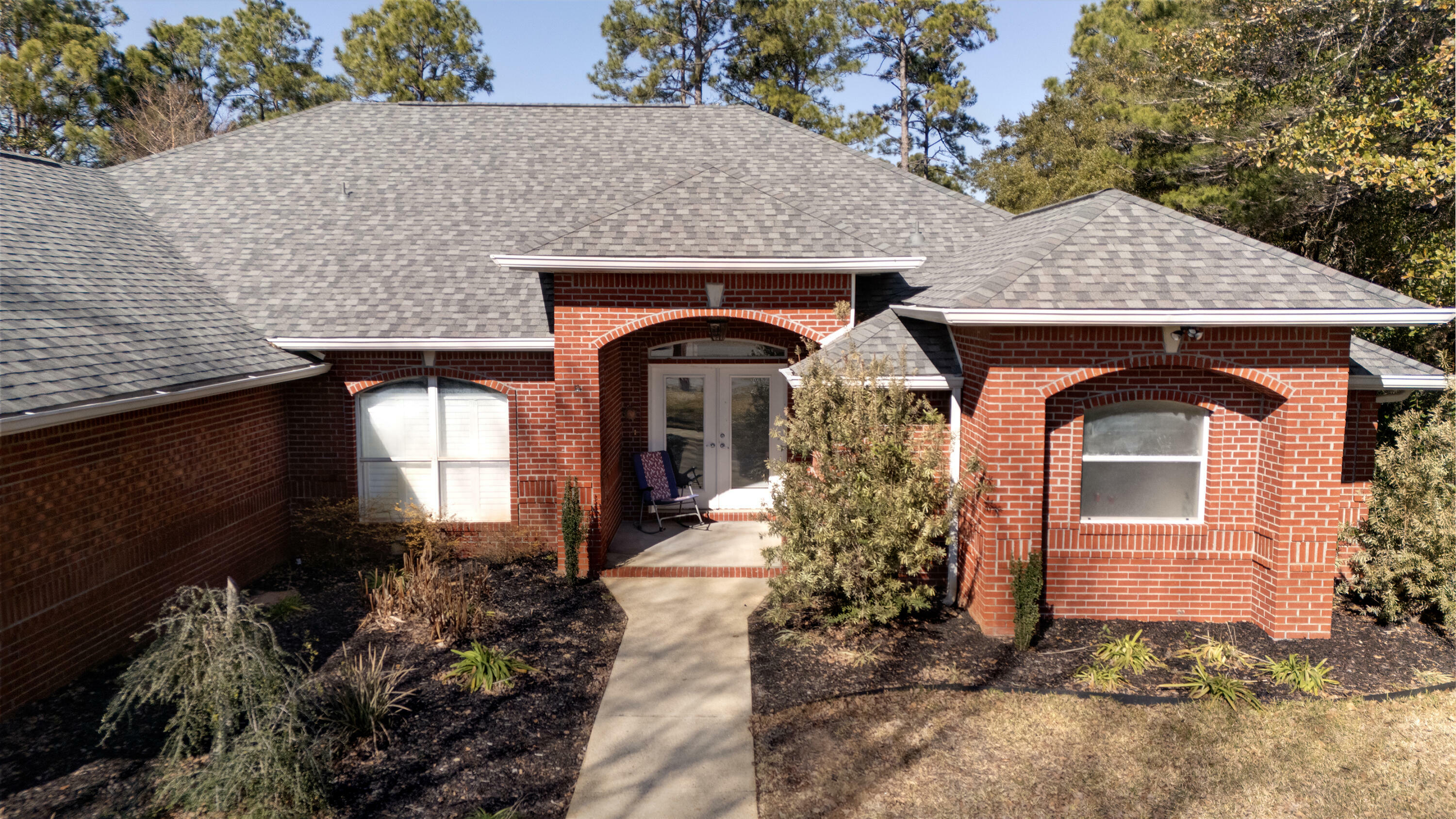 Property Photo: 6568 Castlewood Street FL 32566