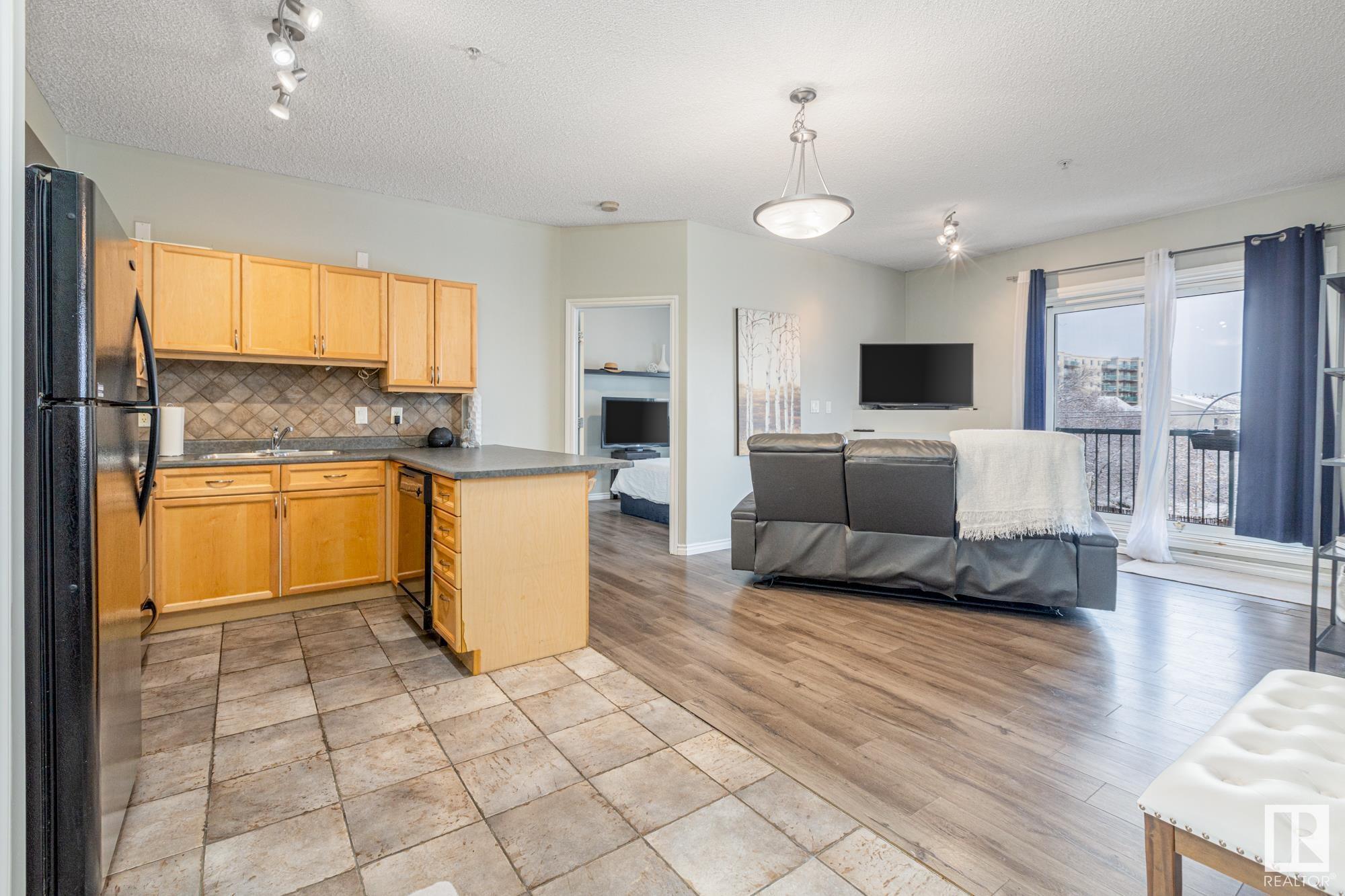 10118 95 Street NW 208  Edmonton AB T5H 4R6 photo