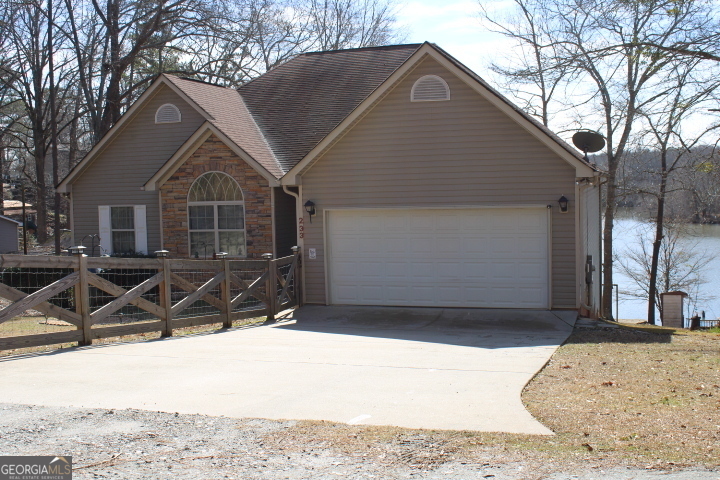 Property Photo:  233 Weavers Lake Front Road  GA 30233 