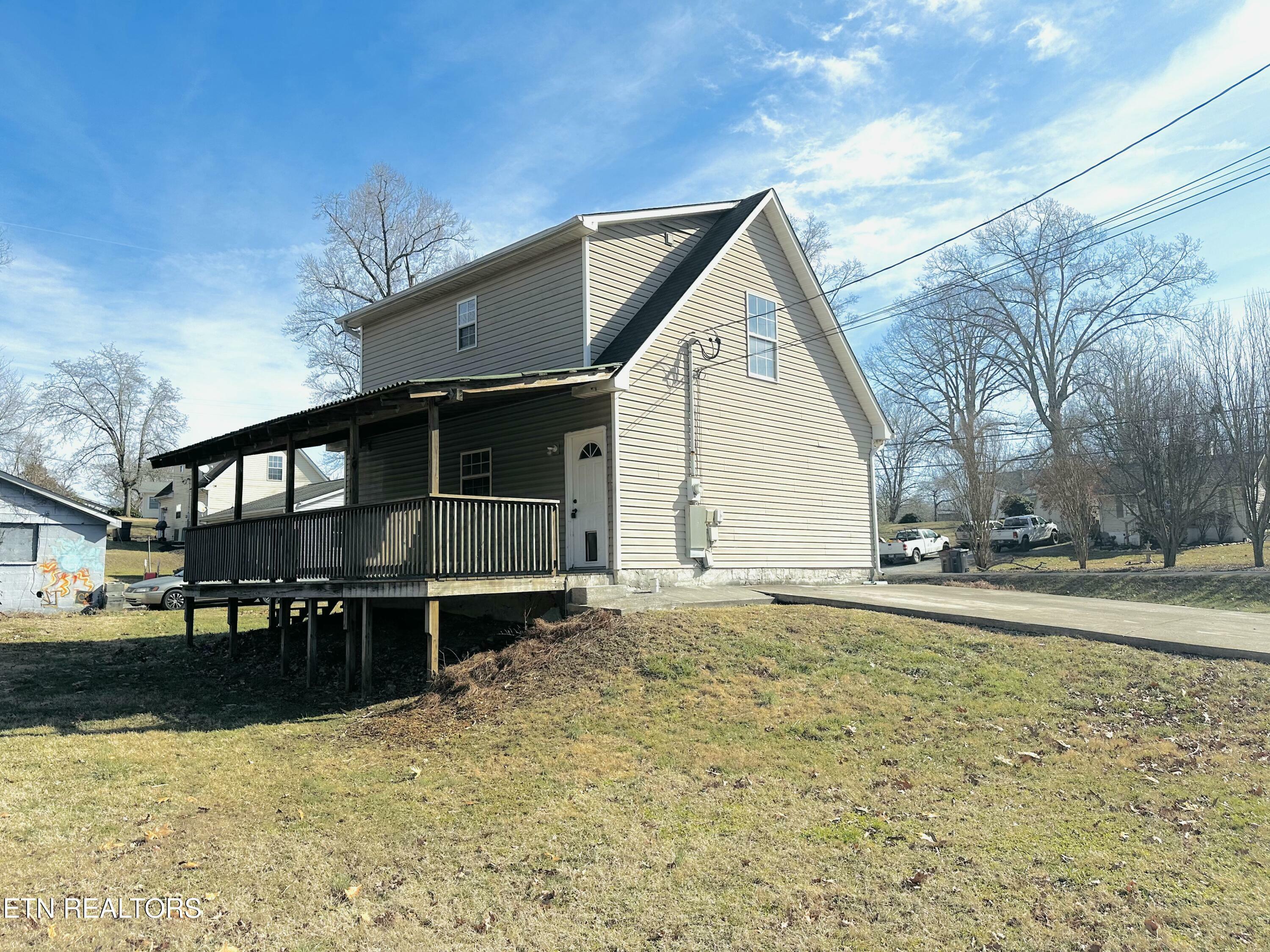 Property Photo:  5904 Oak Rd  TN 37912 