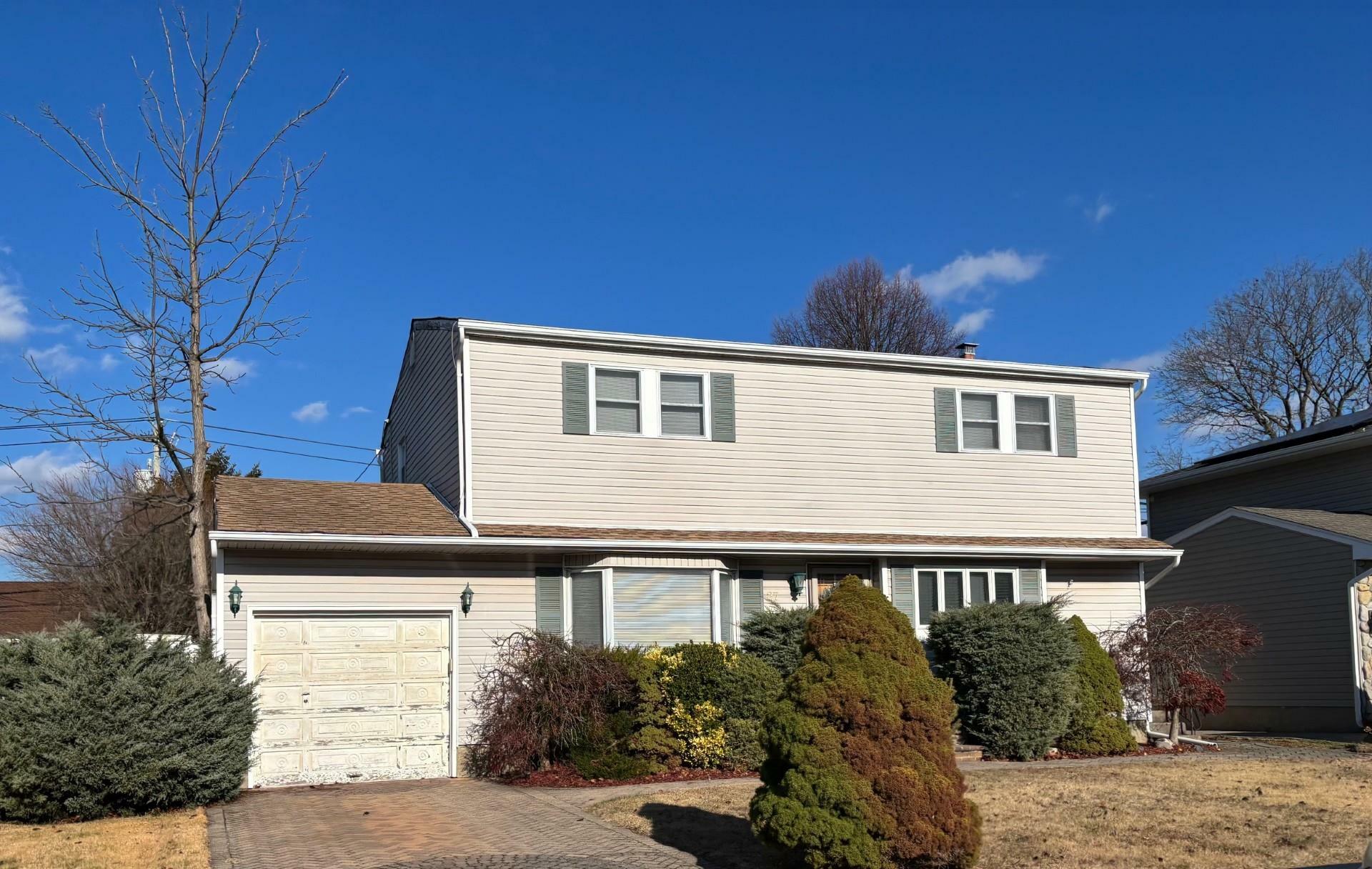 Property Photo:  27 Midlawn Drive  NY 11758 