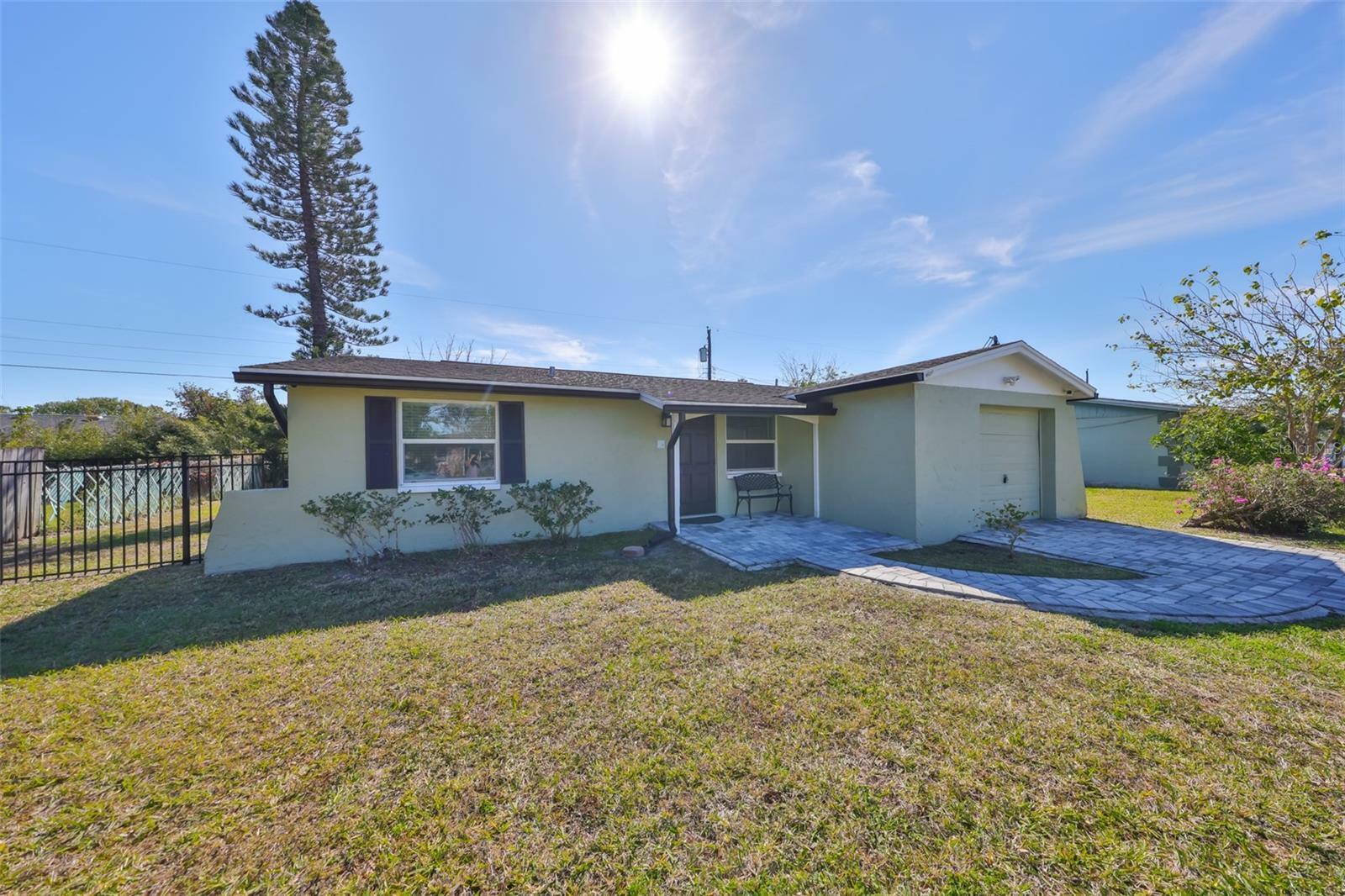Property Photo: 6025 Florida Circle S FL 33572