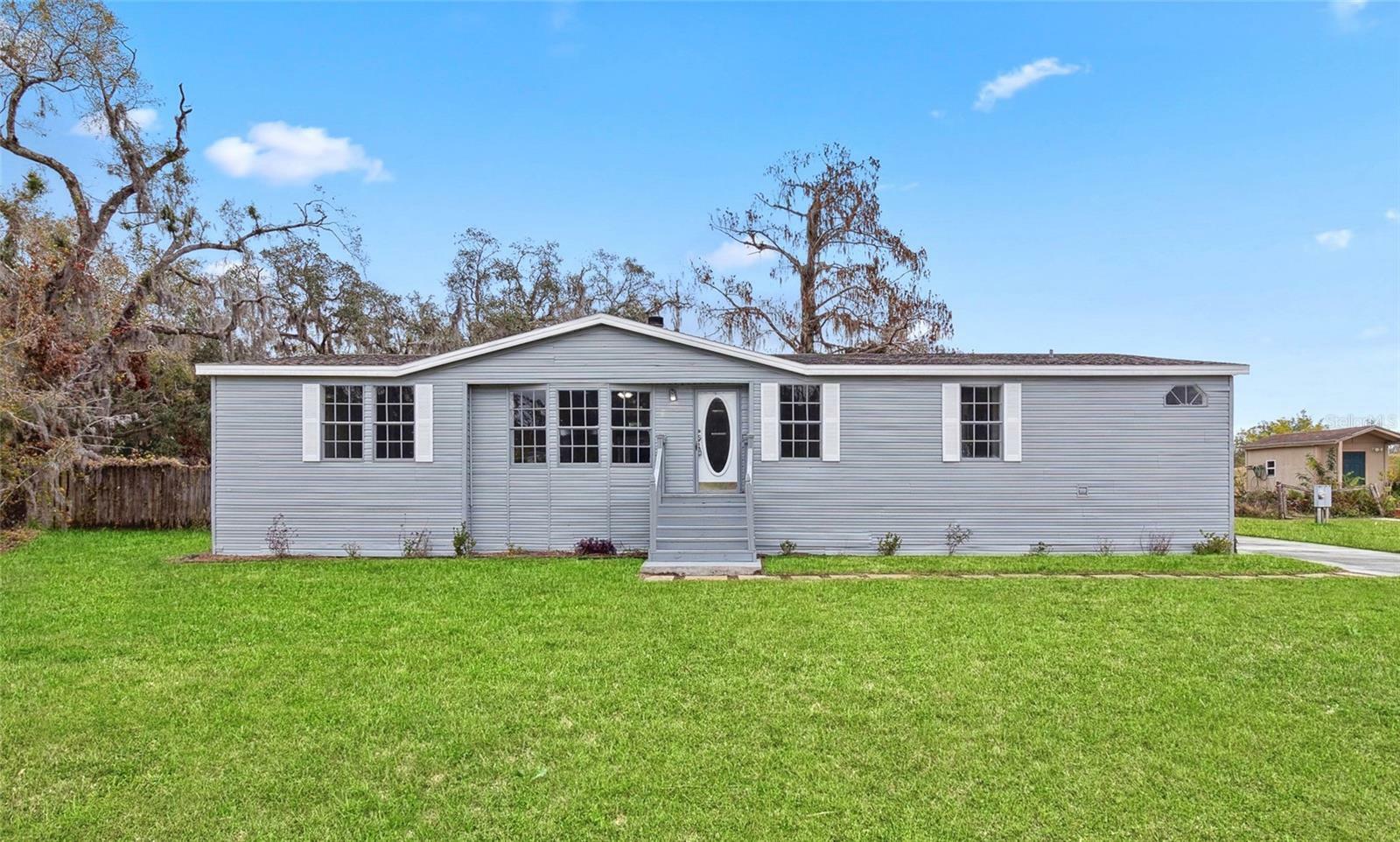 Property Photo:  9155 Wood Terrace Drive  FL 33637 