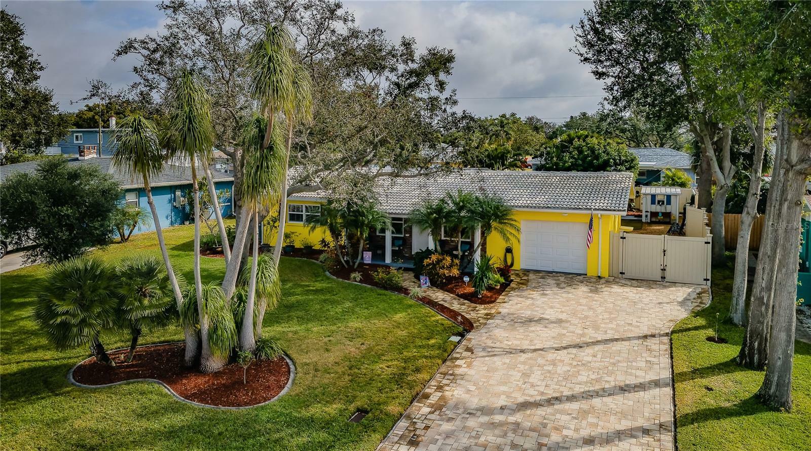 Property Photo:  6505 Hillside Avenue  FL 33772 