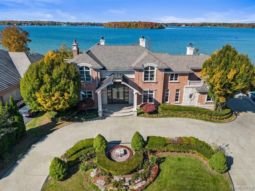 Property Photo: 3856 Vista Lane MI 48323 1678
