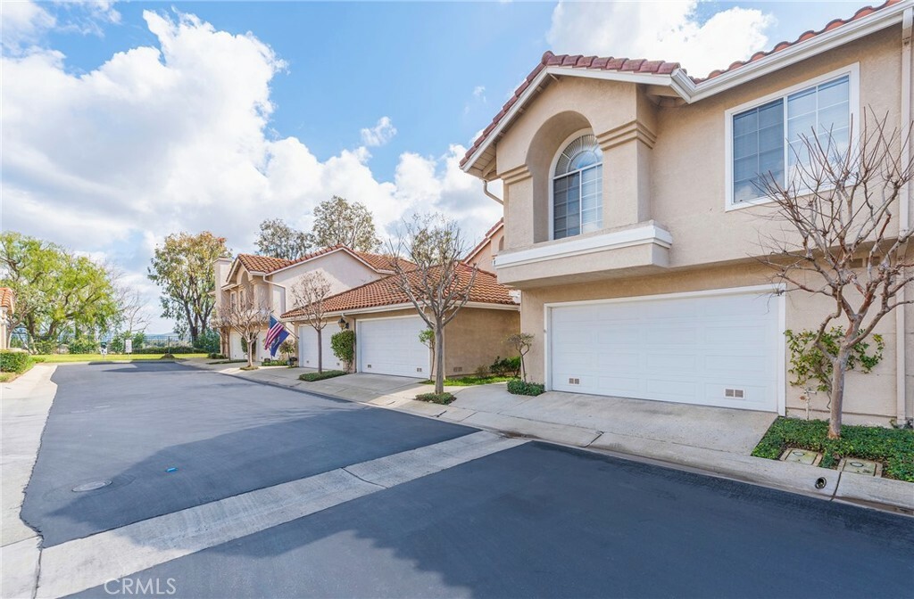 Property Photo:  620 Ivywood Lane F  CA 93065 