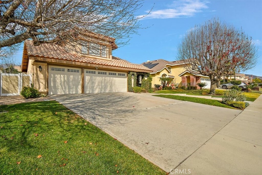 Property Photo:  13984 Crescenta Way  CA 91739 