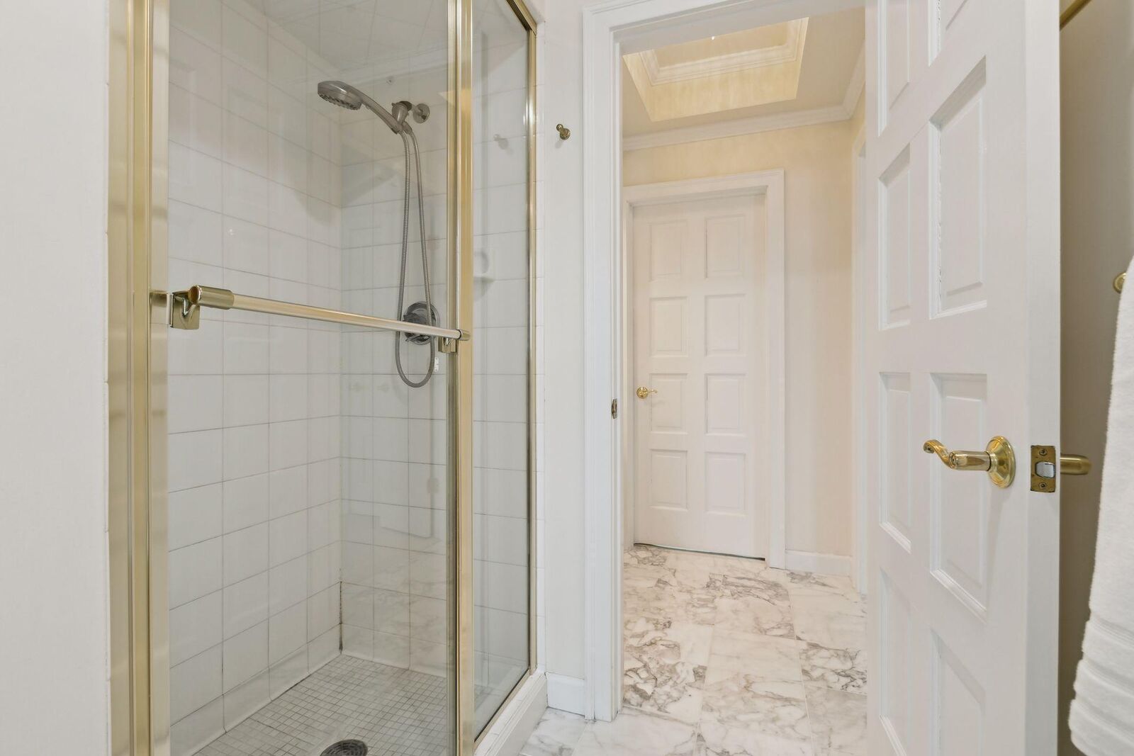 Property Photo:  1201 Yale Place 1608  MN 55403 