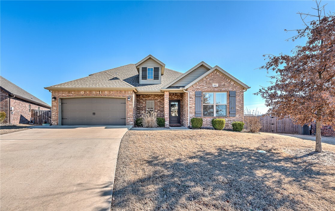 Property Photo:  902 Bellmara Circle  AR 72718 