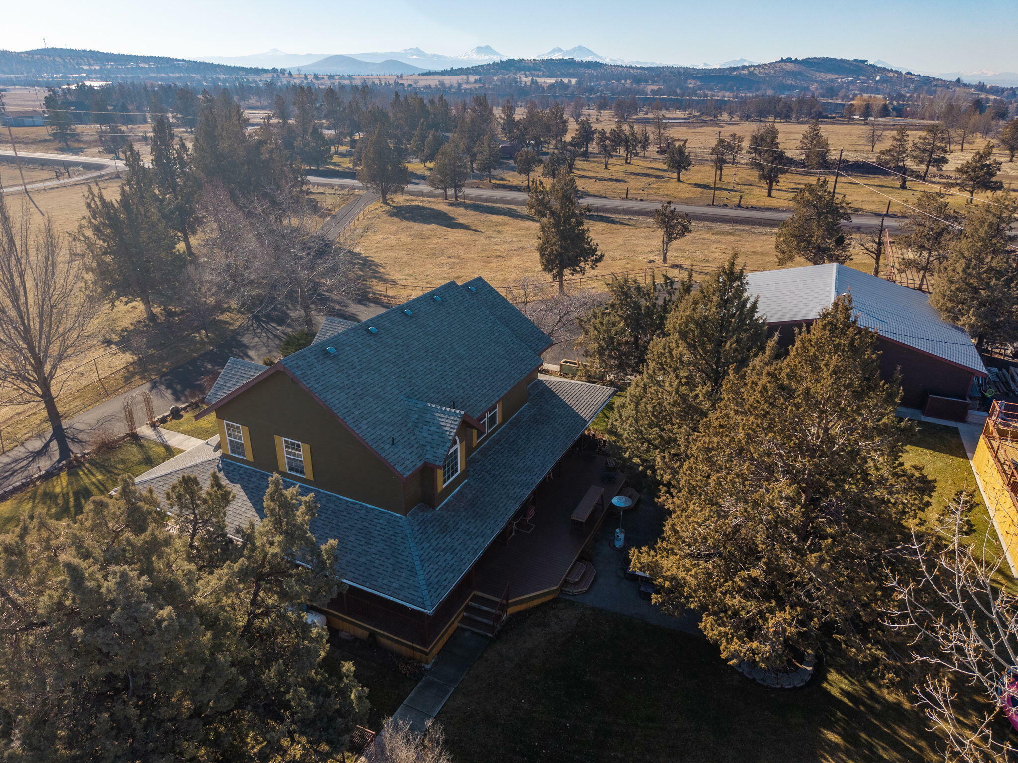 Property Photo: 6300 NE 5th Street OR 97756