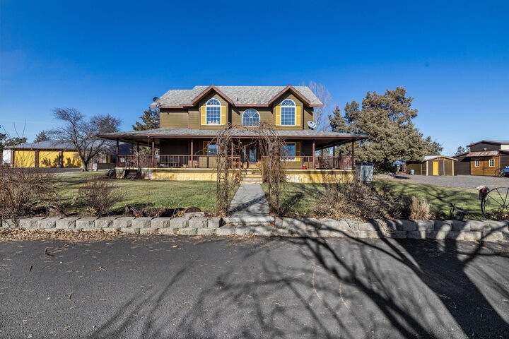 Property Photo:  6300 NE 5th Street  OR 97756