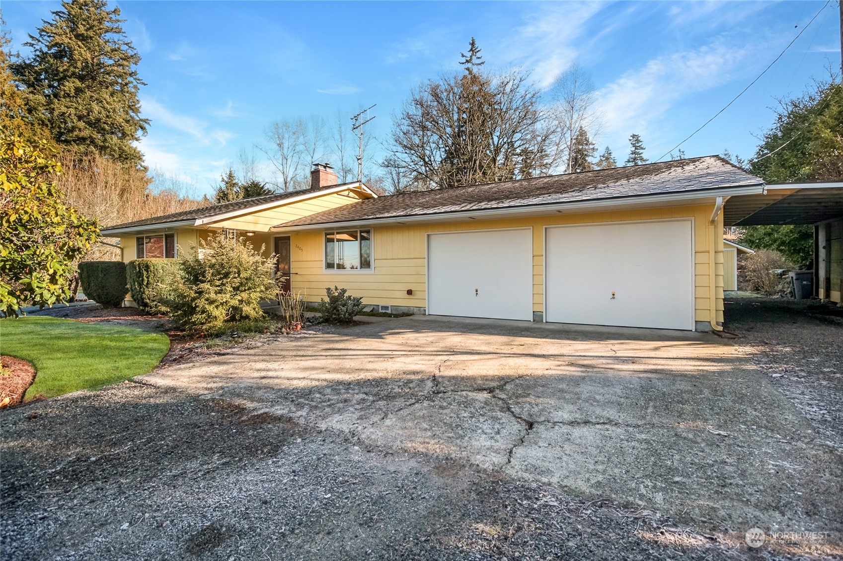 Property Photo:  2405  77th Avenue NE  WA 98258 