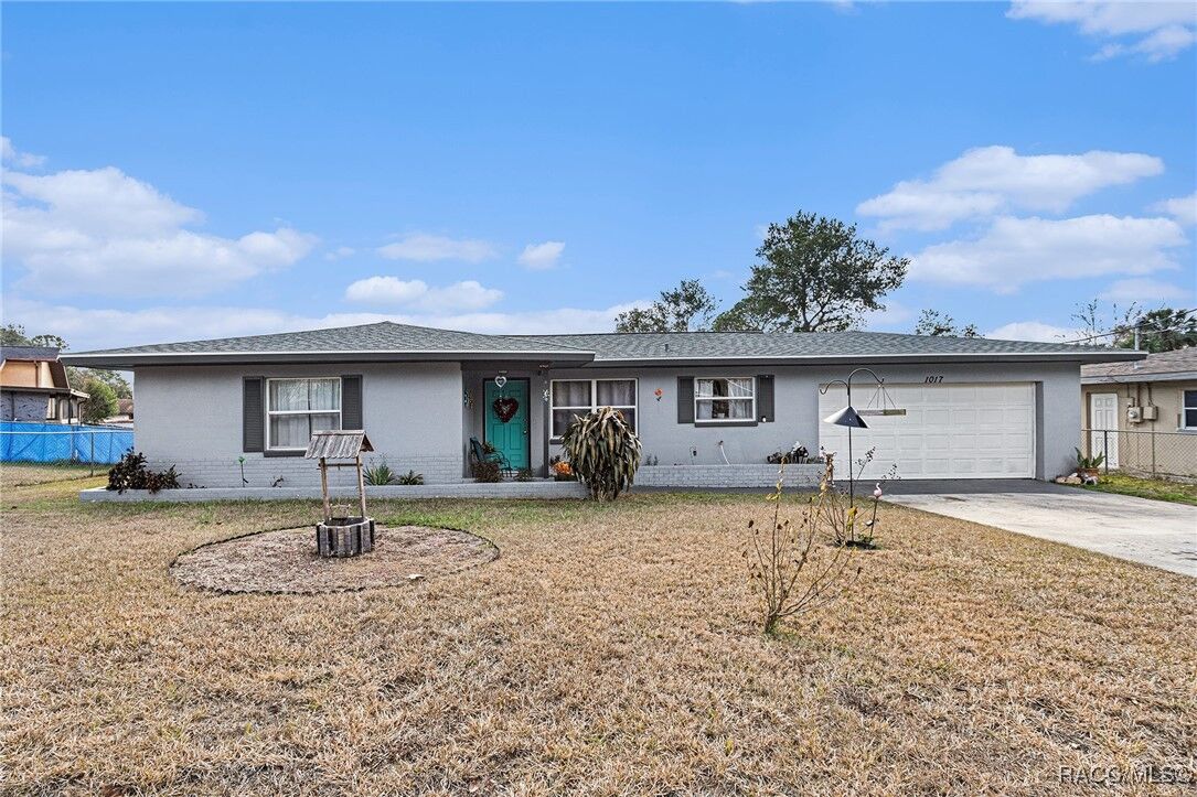 Property Photo:  1017 Yale Lane  FL 34452 