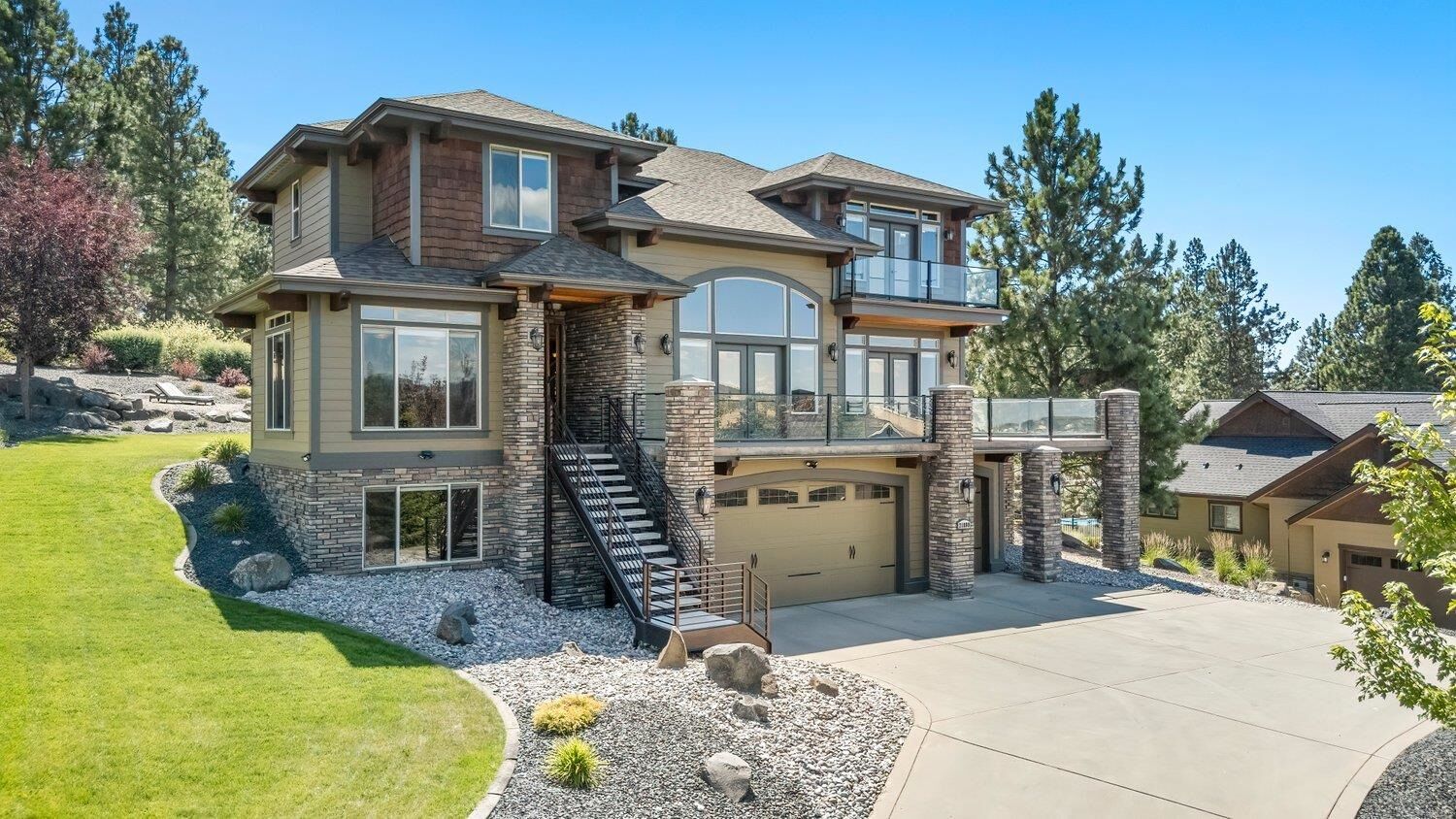 Property Photo: 21800 E Mullan Ln WA 99019