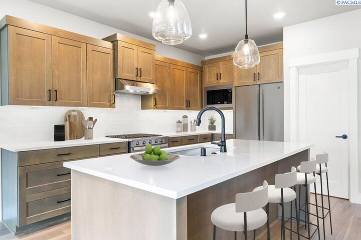Property Photo:  12113 Dunsmuir Dr  WA 99301 