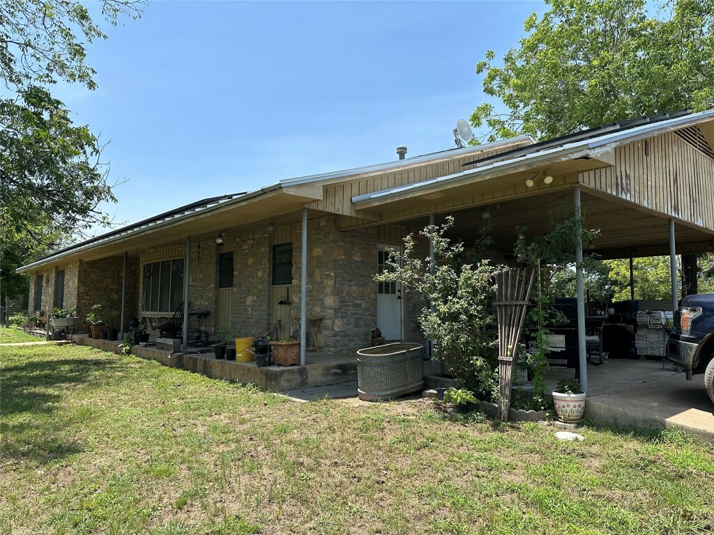 Property Photo:  912 Park Road 4 S  TX 78611 