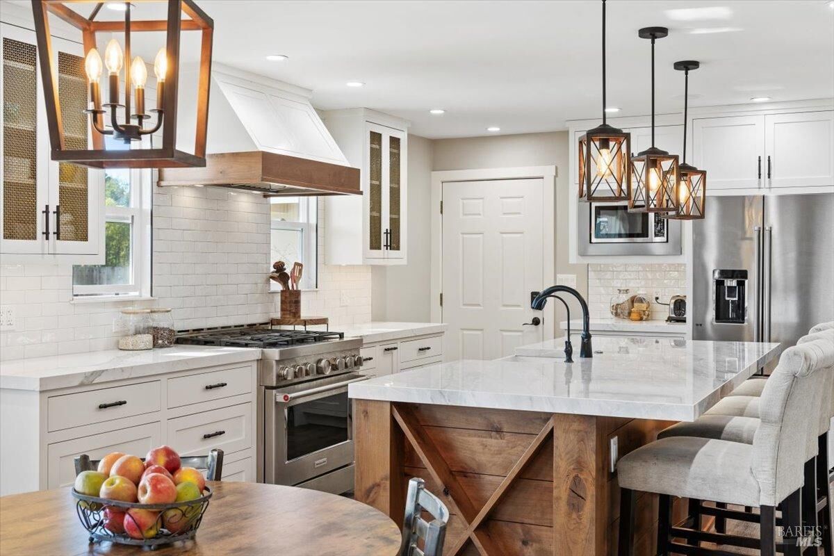 Property Photo: 215 Fleming Way CA 95407