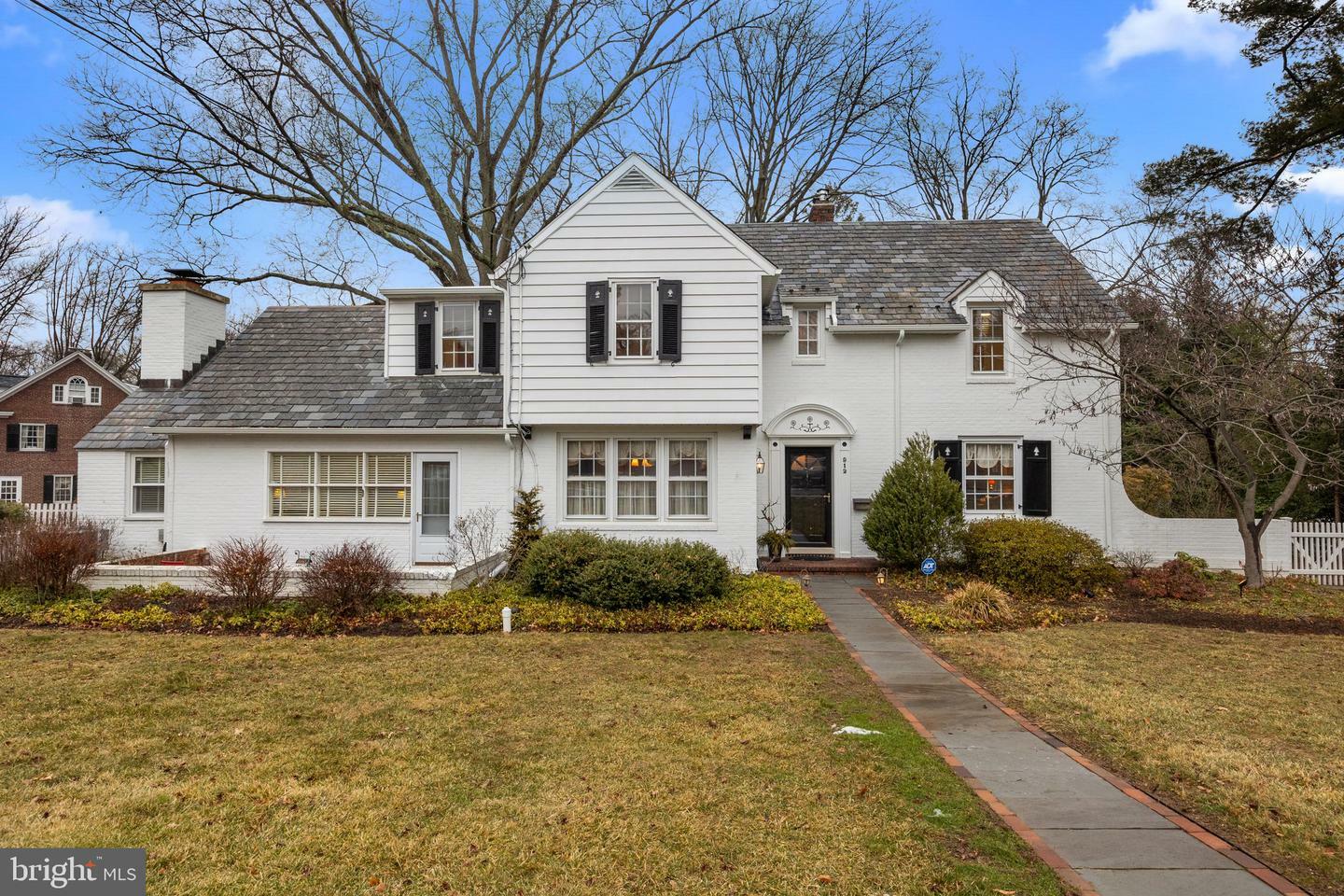 Property Photo:  912 Greenway Avenue  PA 19067 