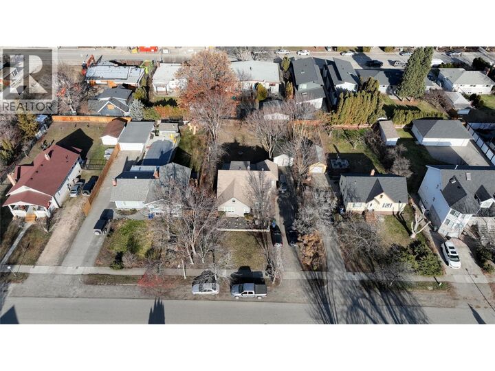 Property Photo:  818 Dehart Avenue  BC V1Y 6A1 