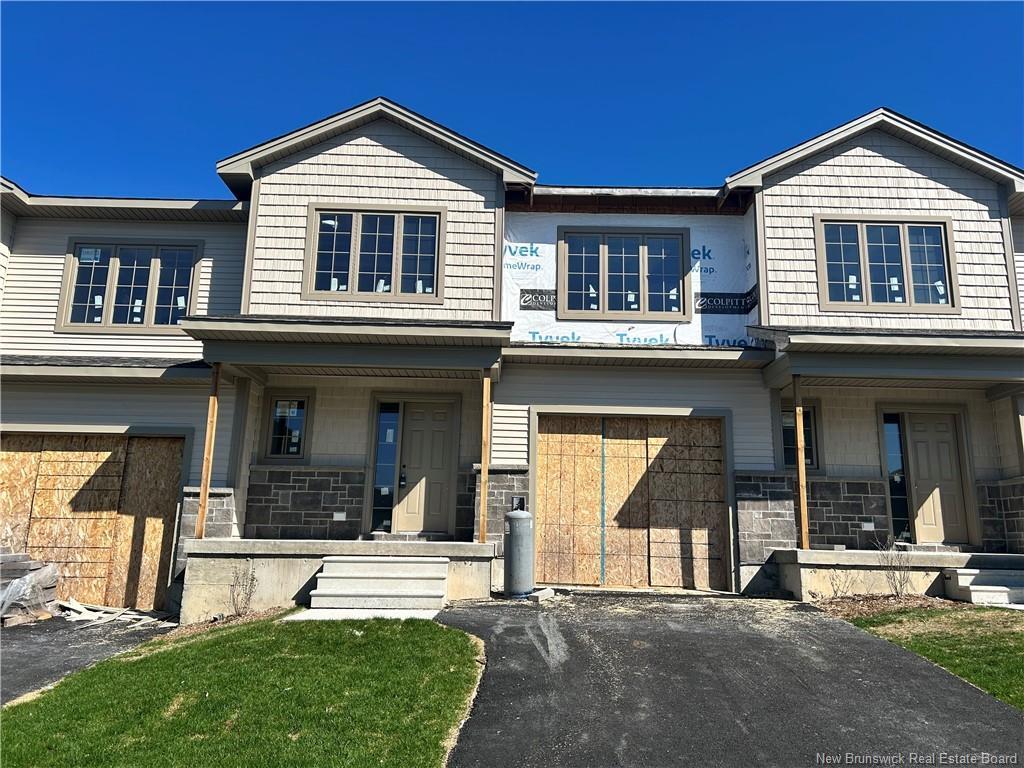 Property Photo: 14 Huntingdon Circle NB E3B 0L9